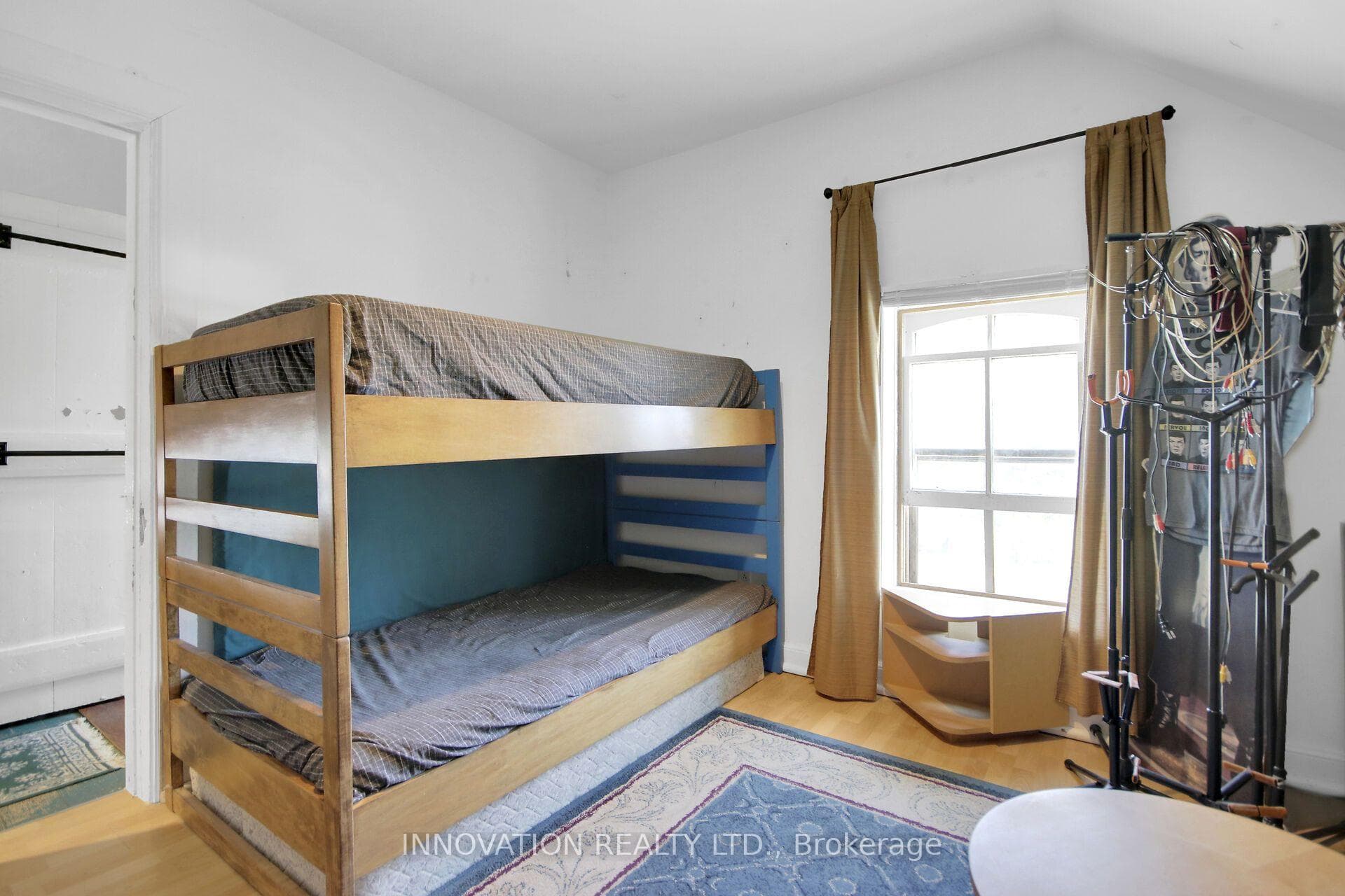 2158 Dundas Street photo 30