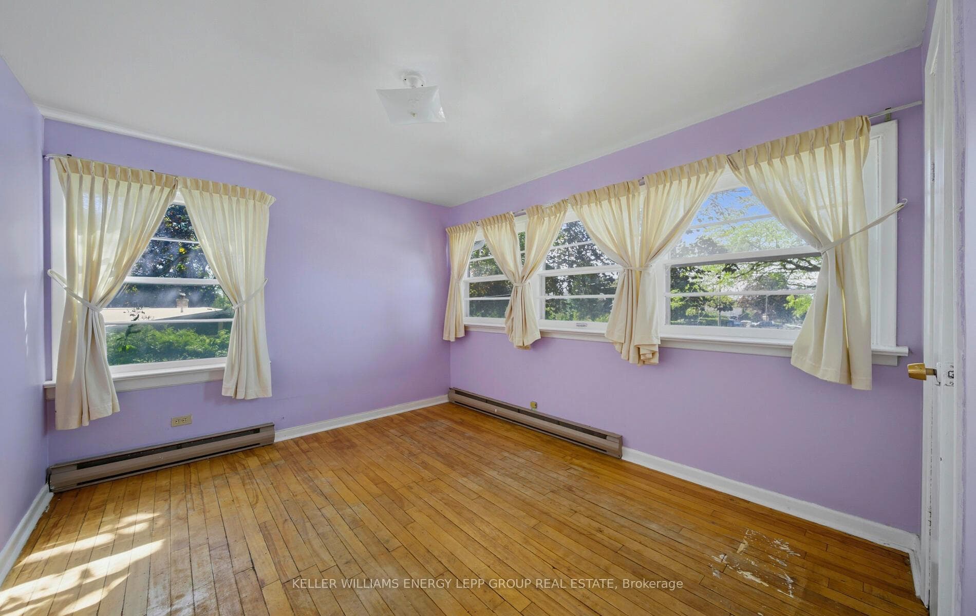 707 Henry Street photo 15