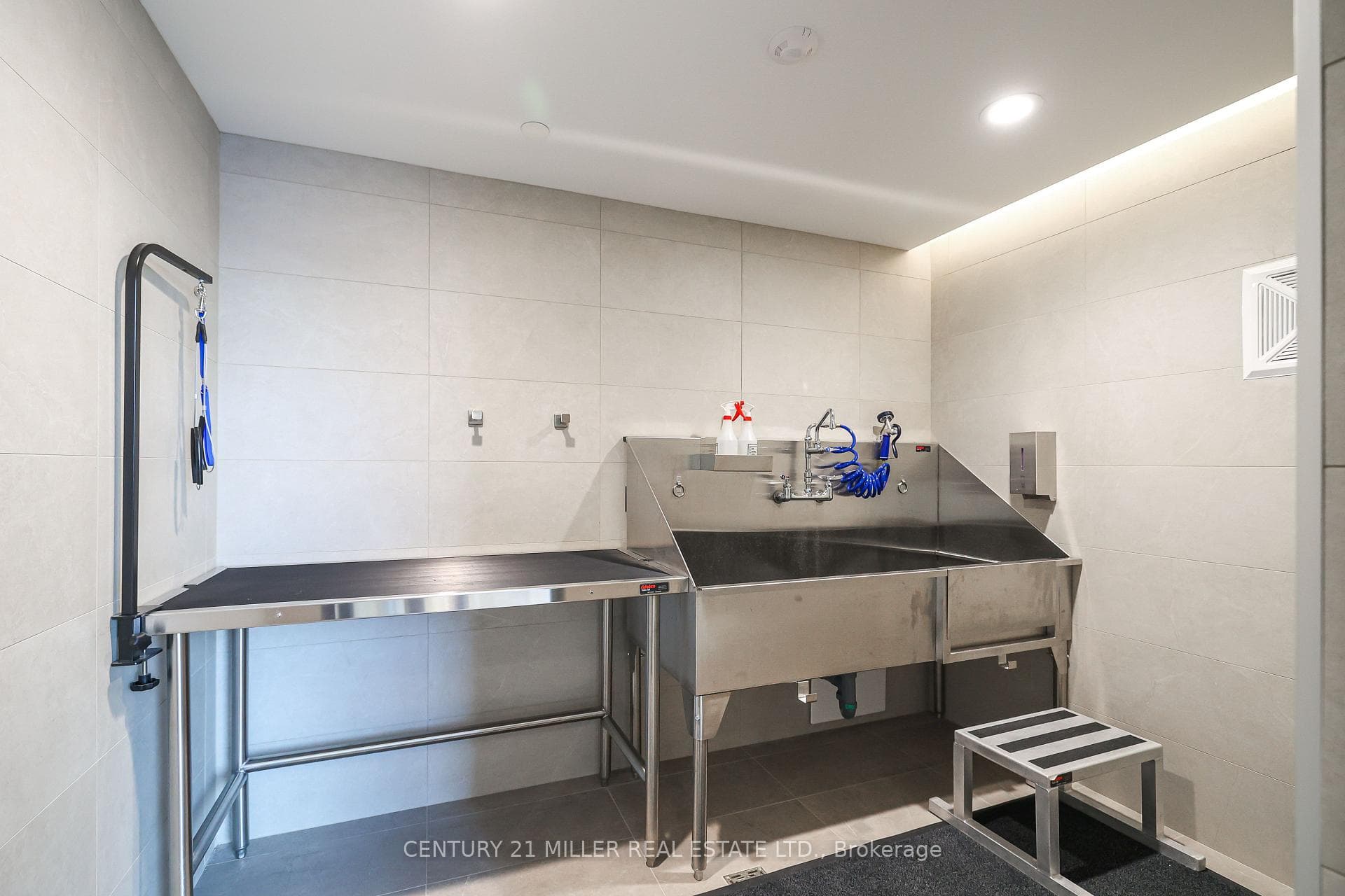 1415 Dundas Street Unit 904 photo 34