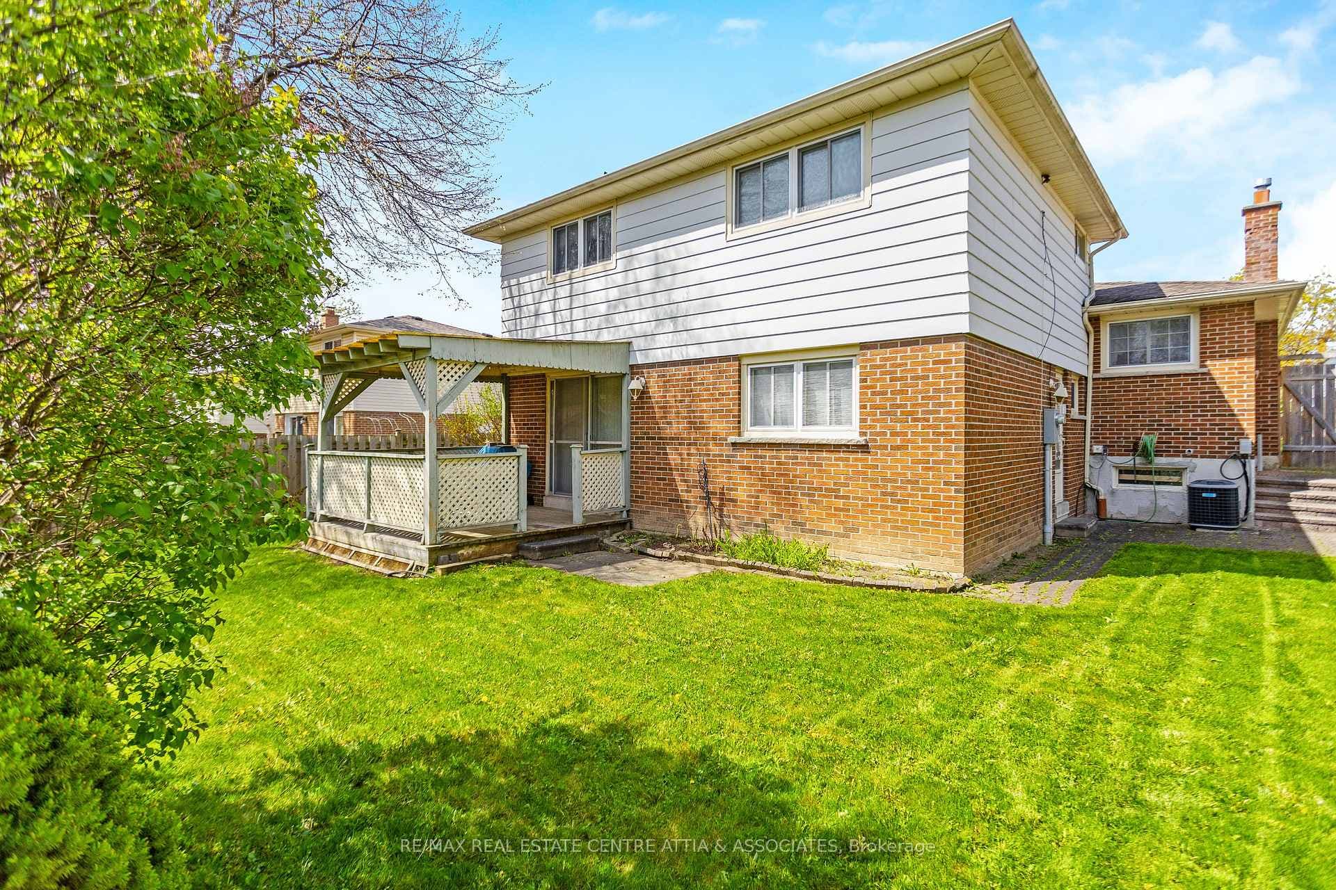 52 Shady Lane Crescent photo 34