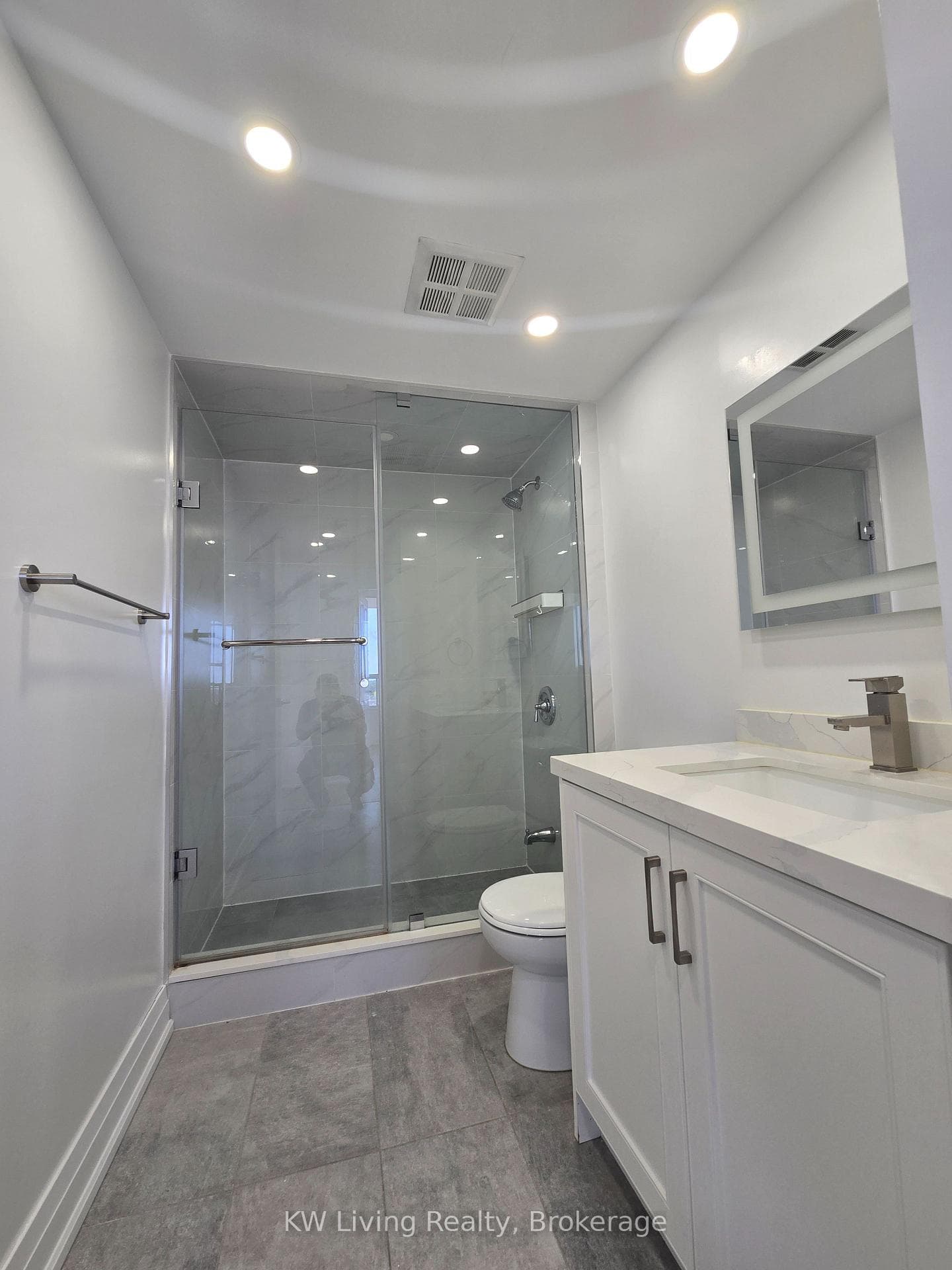 88 Corporate Drive Unit 1205 photo 14