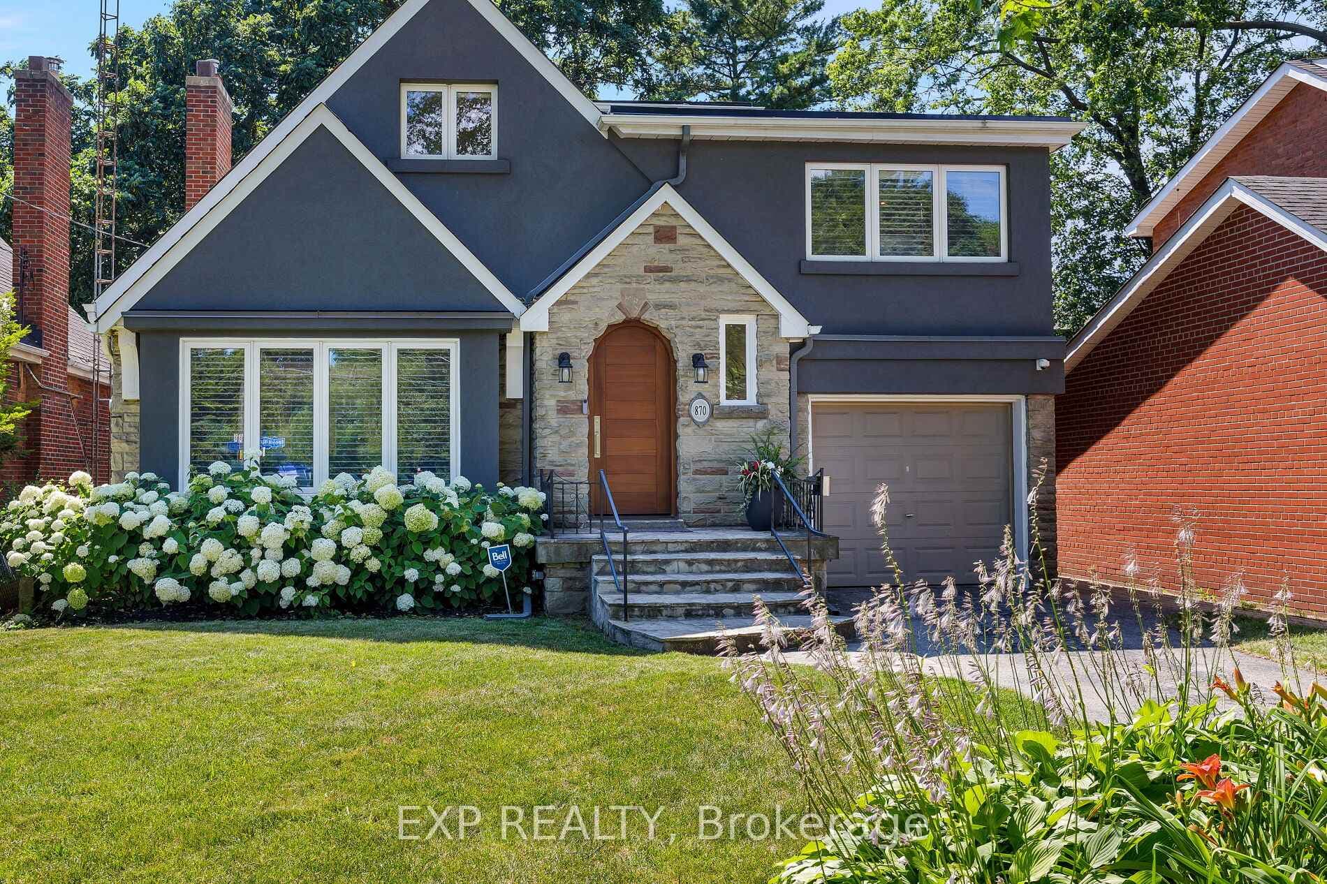 870 Royal York Road photo 1