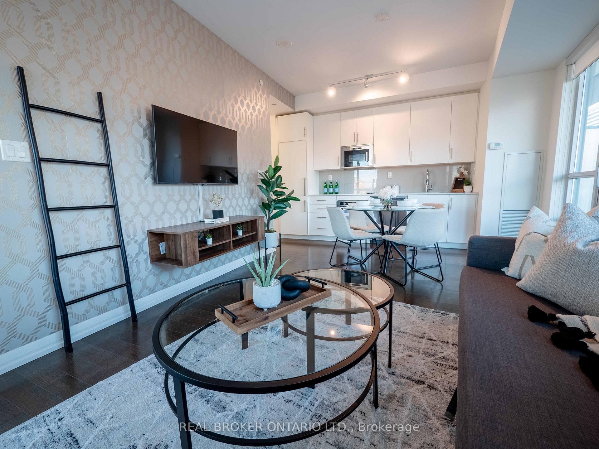 460 Adelaide Street Unit 1220 photo 5
