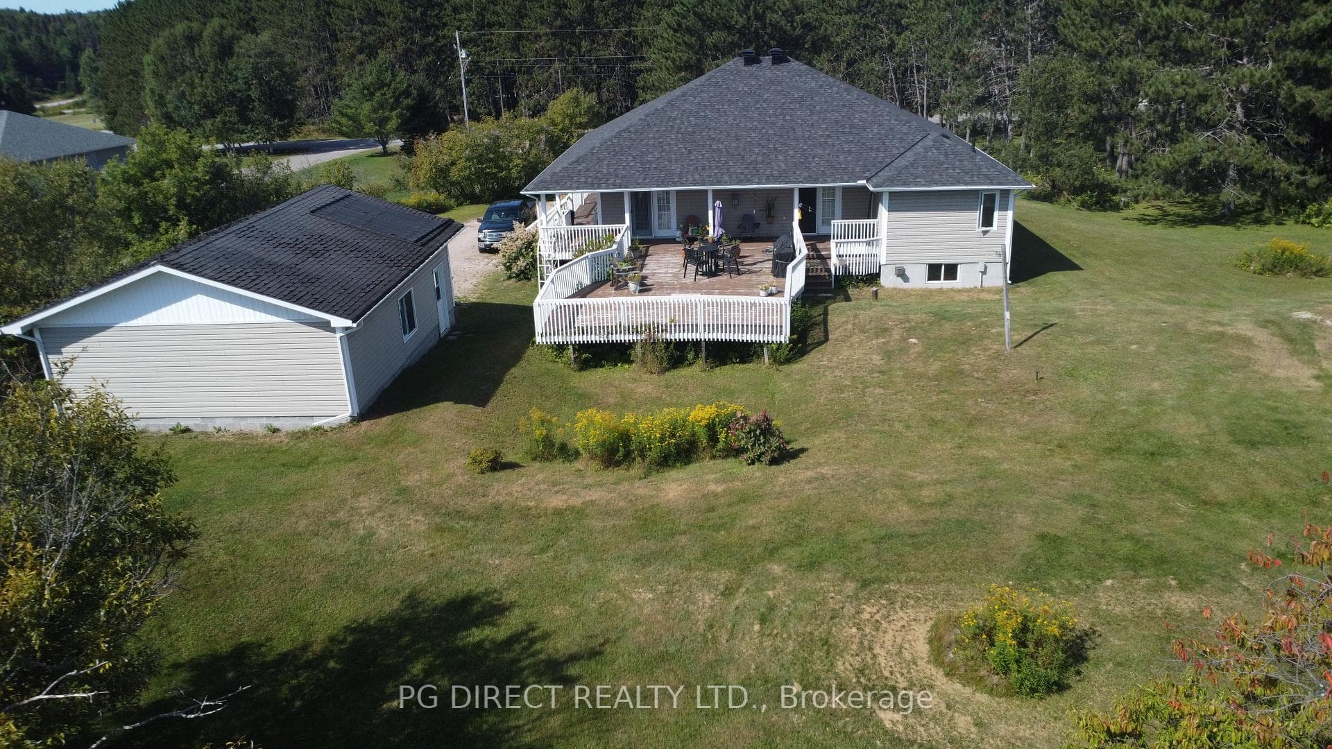 270 Pinecreek Crescent photo 19