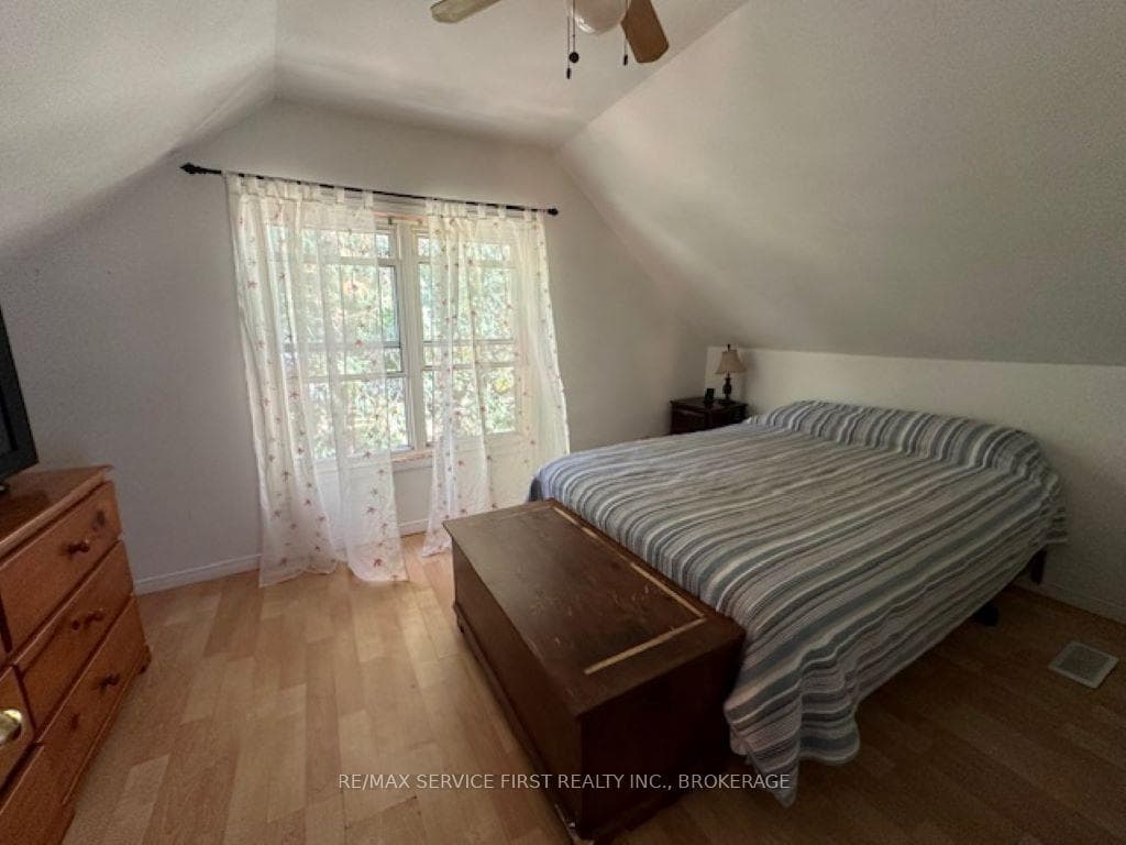 22 KING ST E N/A photo 20