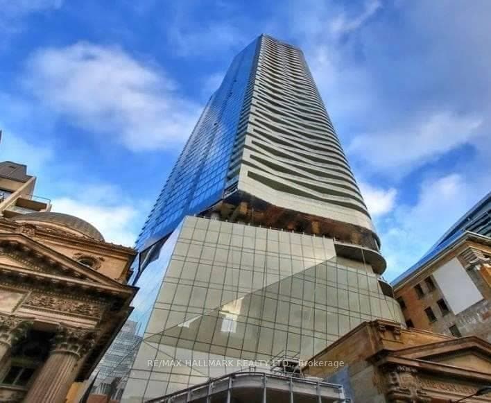 197 Yonge Street Unit 4802 photo 1