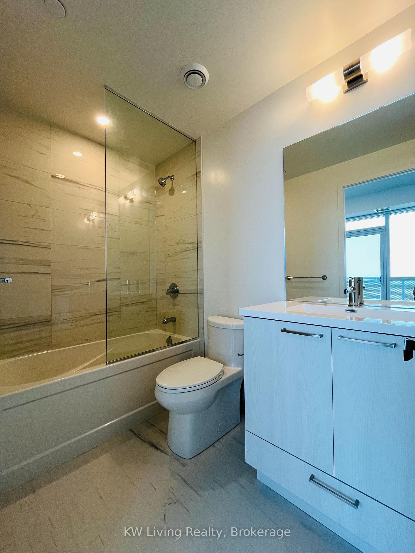 225 Commerce Street Unit 5009 photo 8