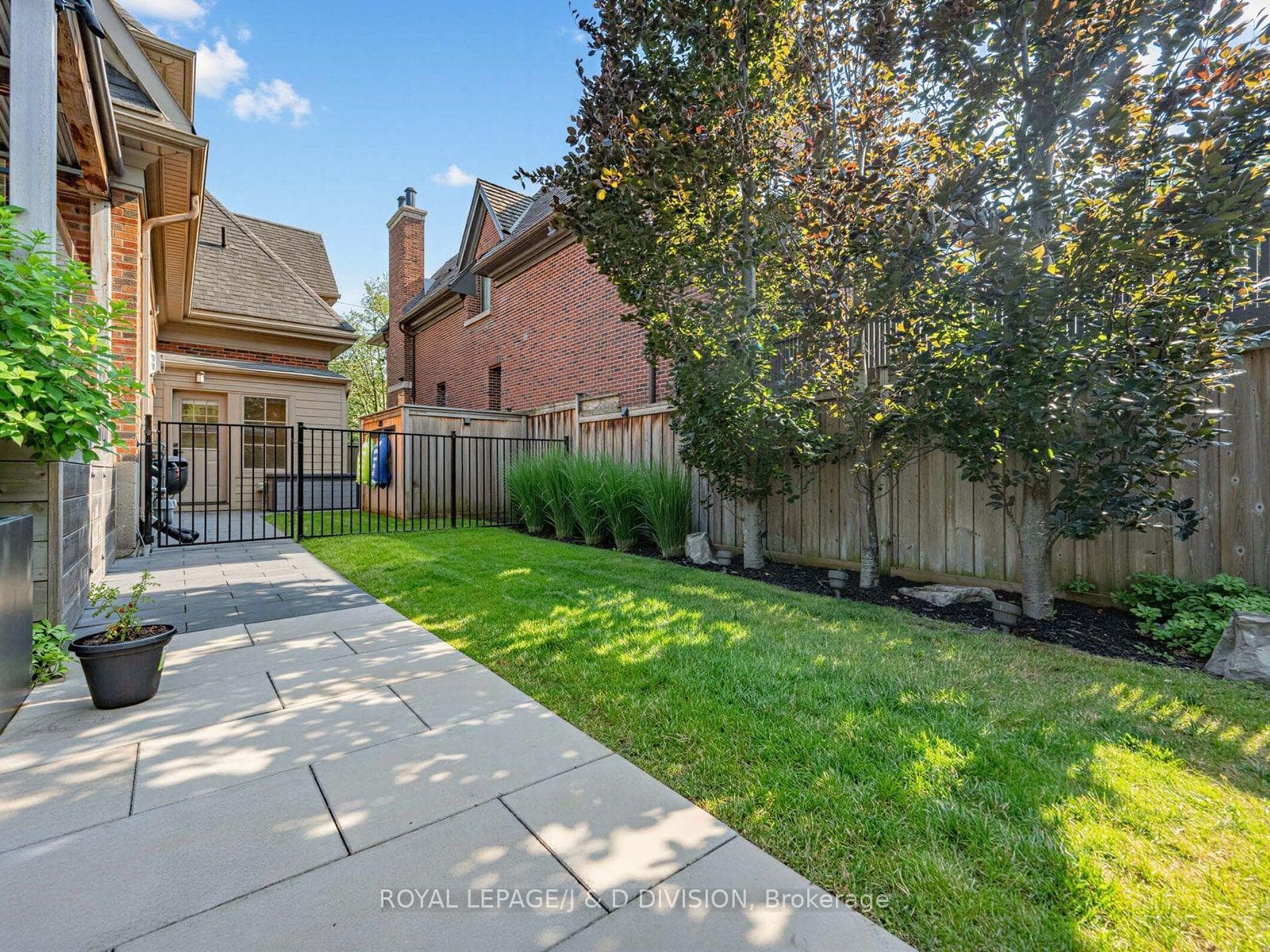 146 Glenvale Boulevard photo 41