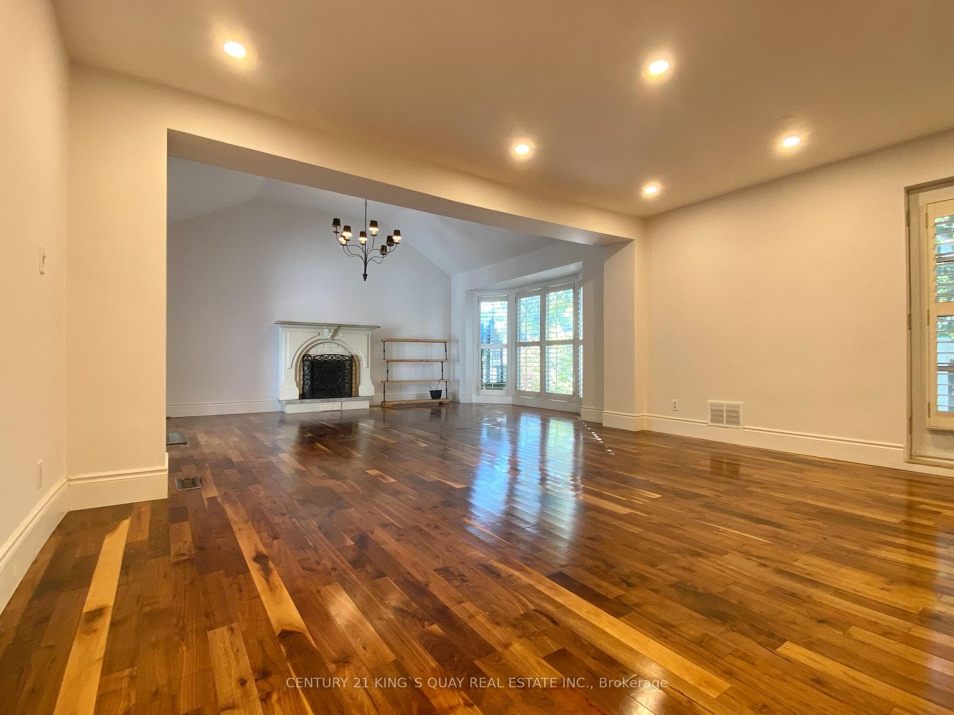73 Norden Crescent photo 7