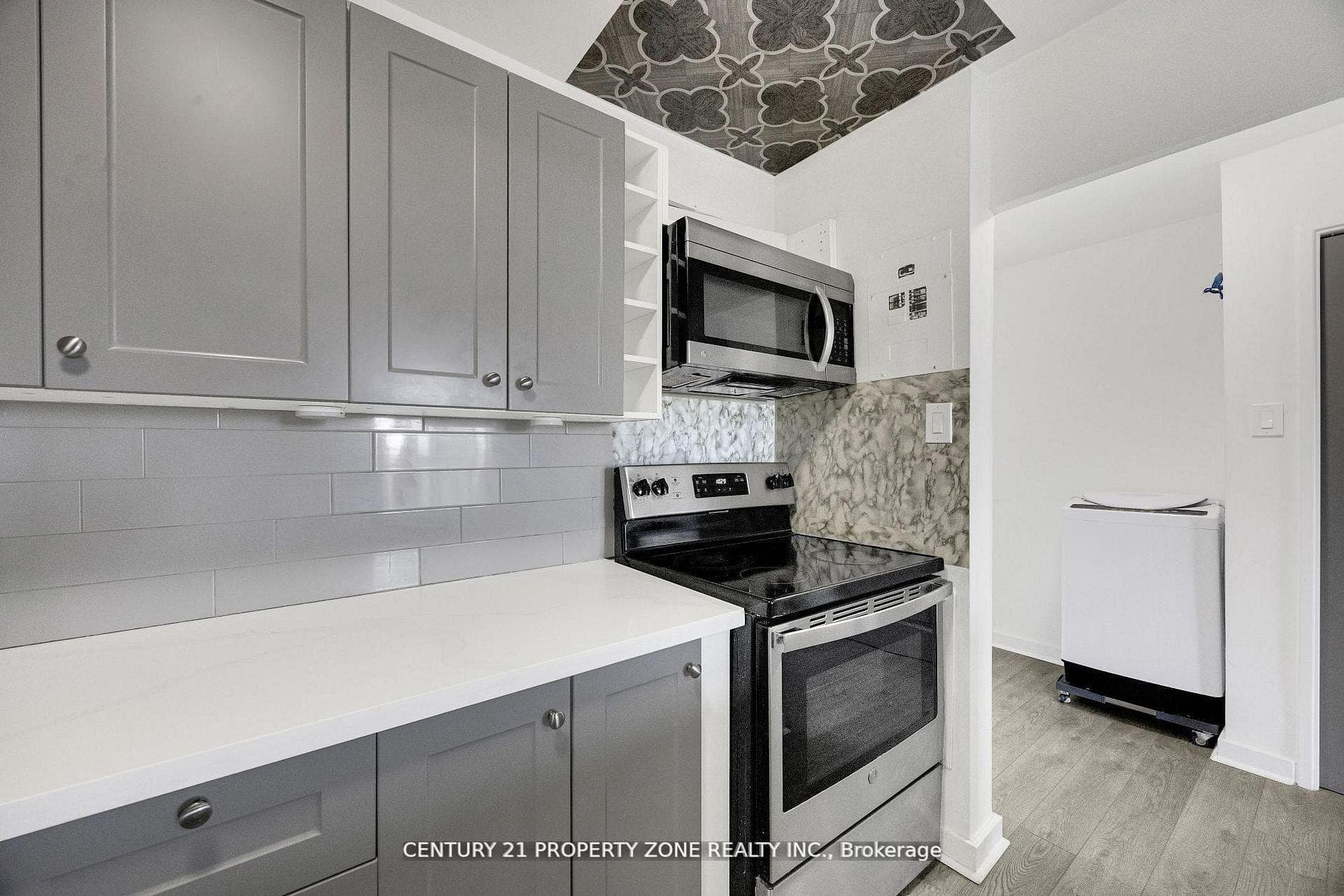 583 Mornington Avenue Unit 610 photo 8