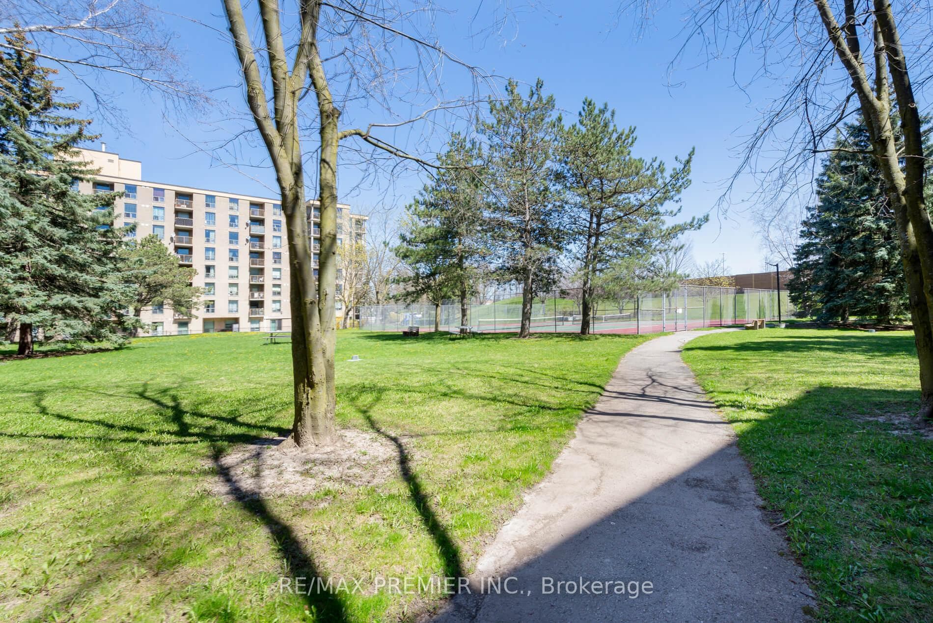 326 Major Mackenzie Drive Unit 309 photo 19