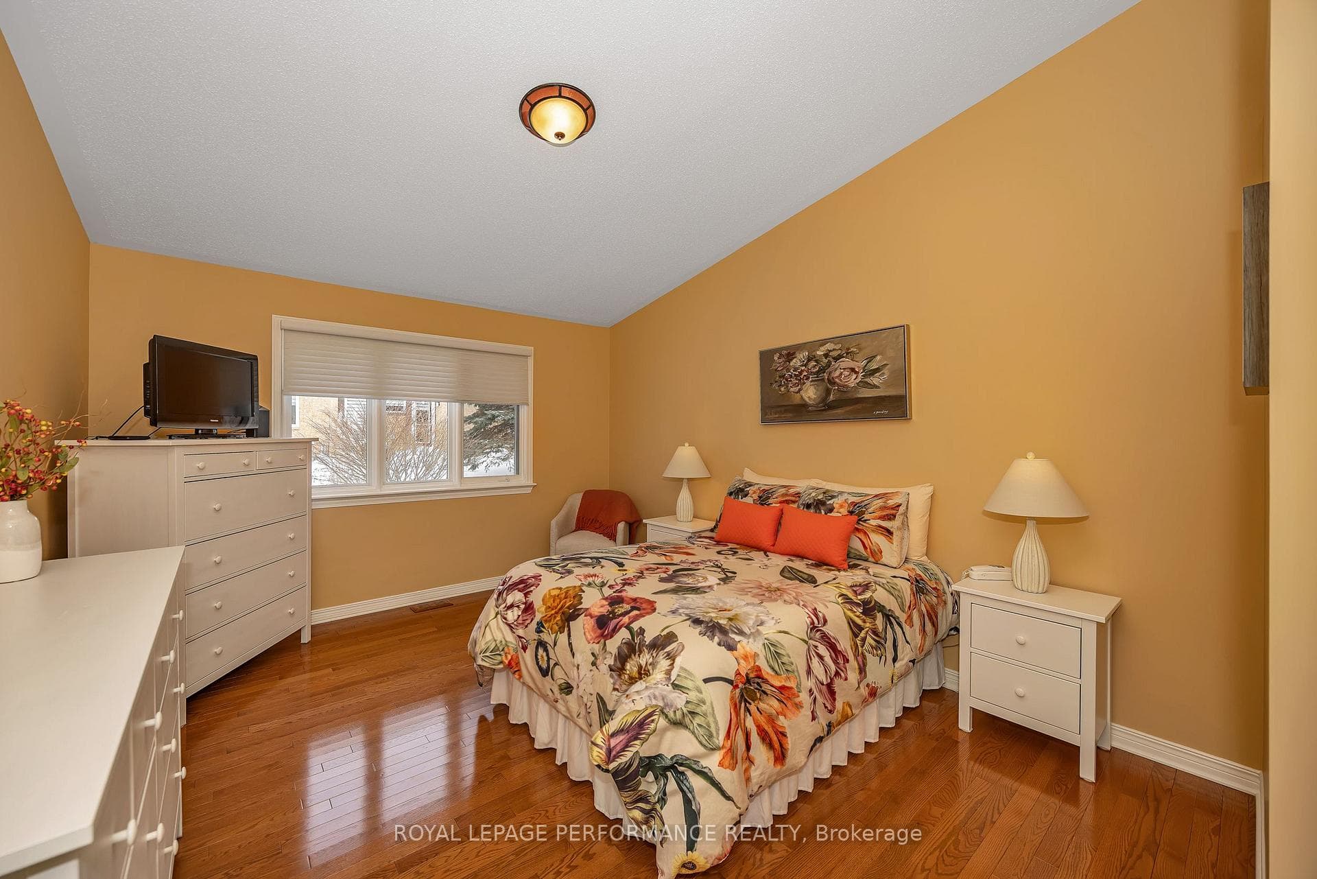 49 Peregrine Crescent photo 14