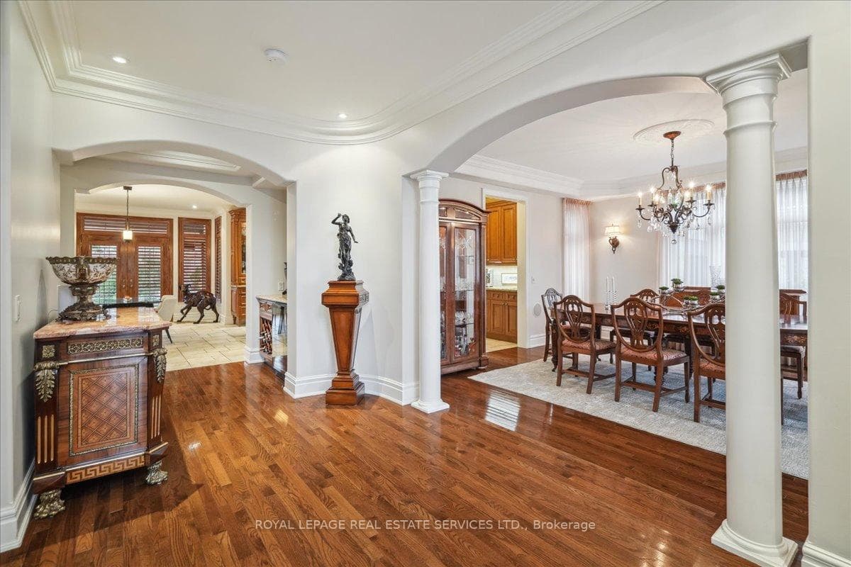 559 Golfview Court photo 8