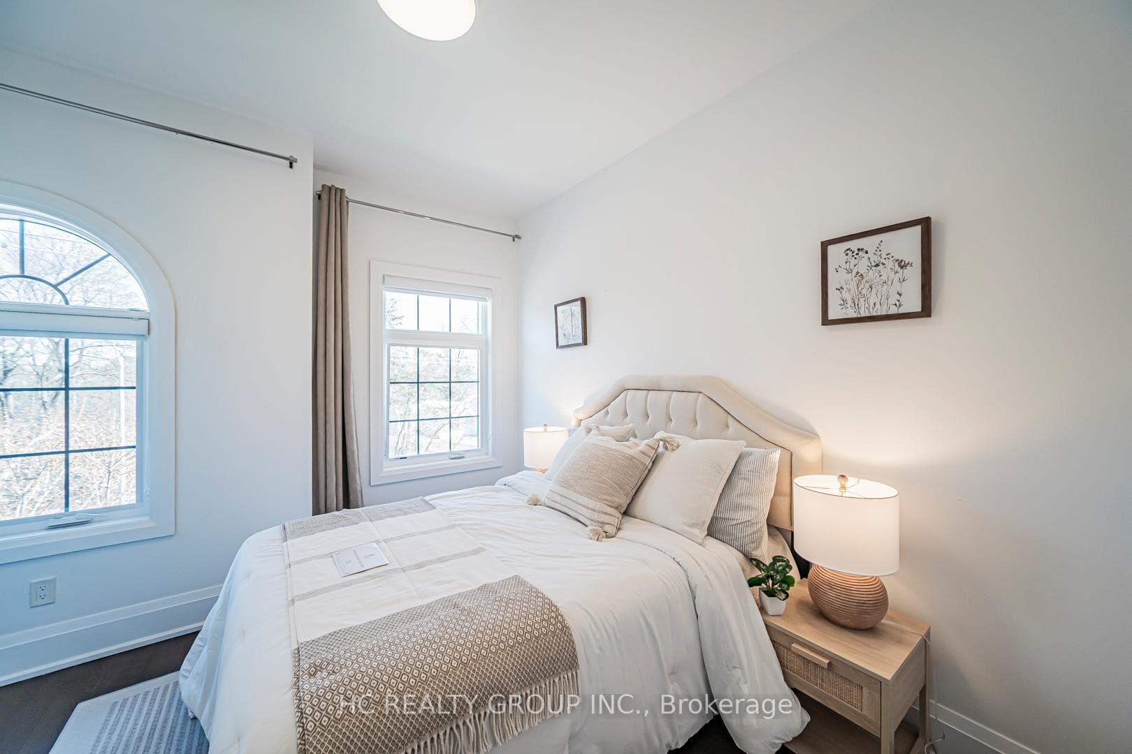 2462 Bayview Avenue photo 34