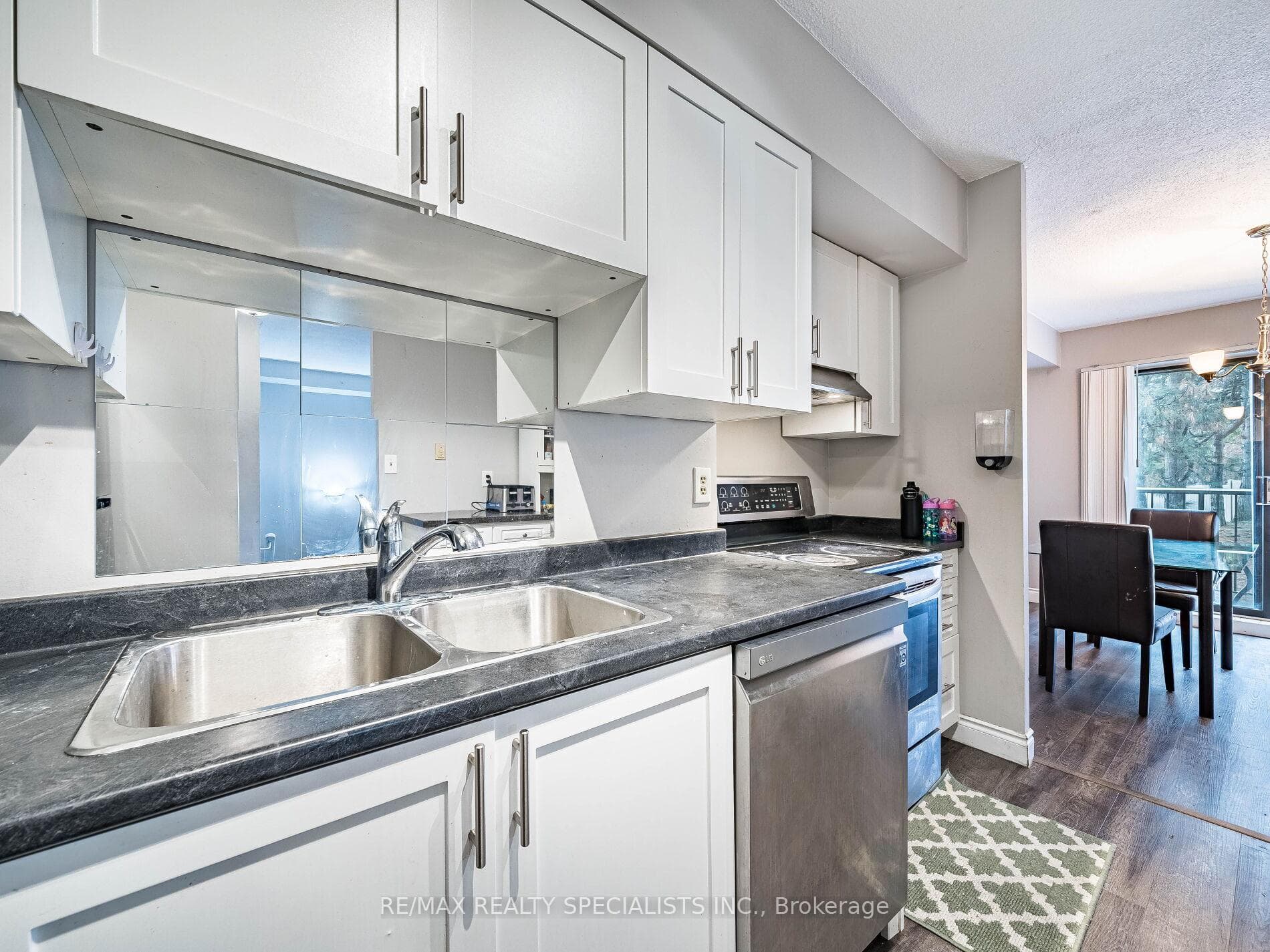 1000 Cedarglen Gate Unit 202 photo 19