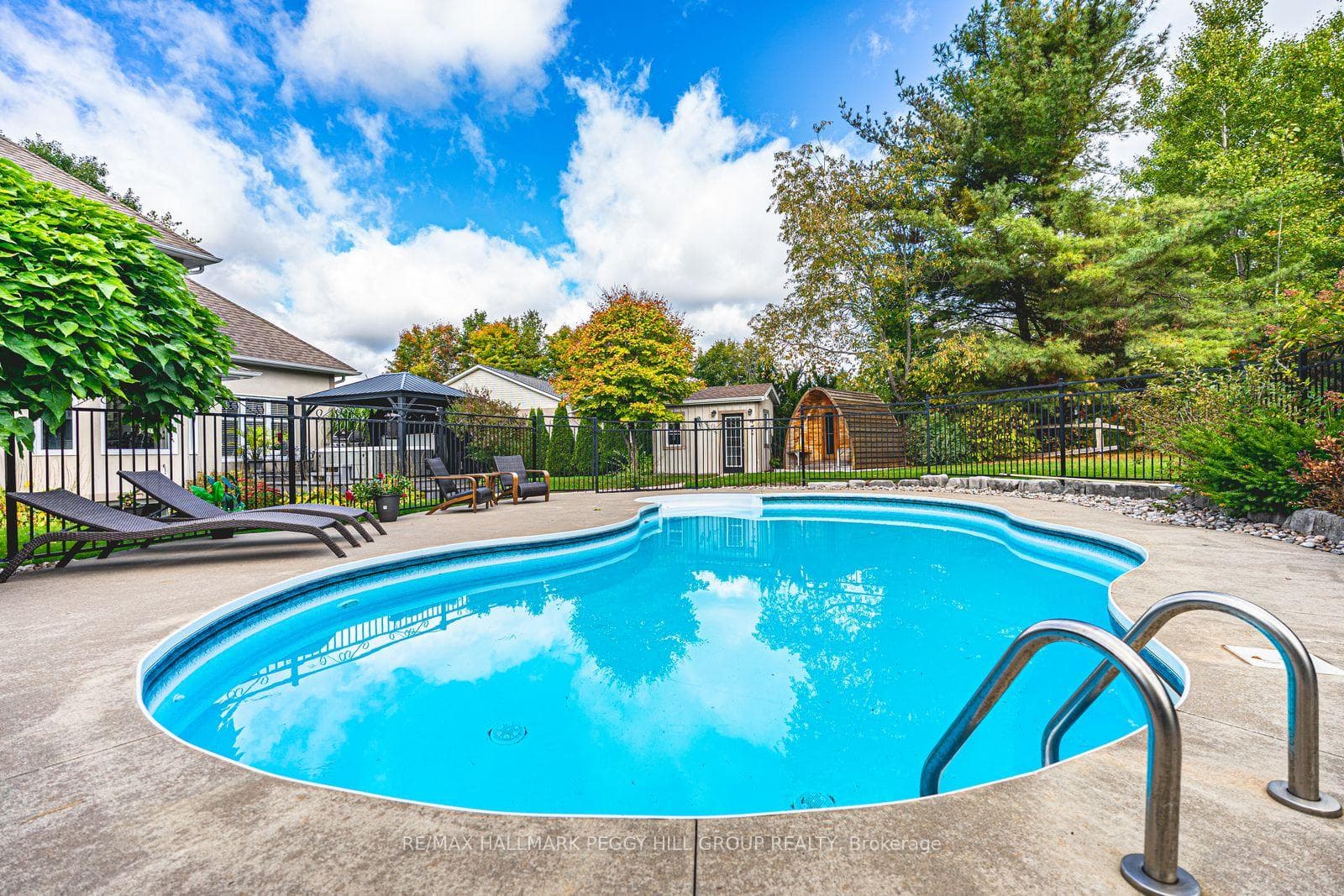 127 Goldfinch Crescent photo 3