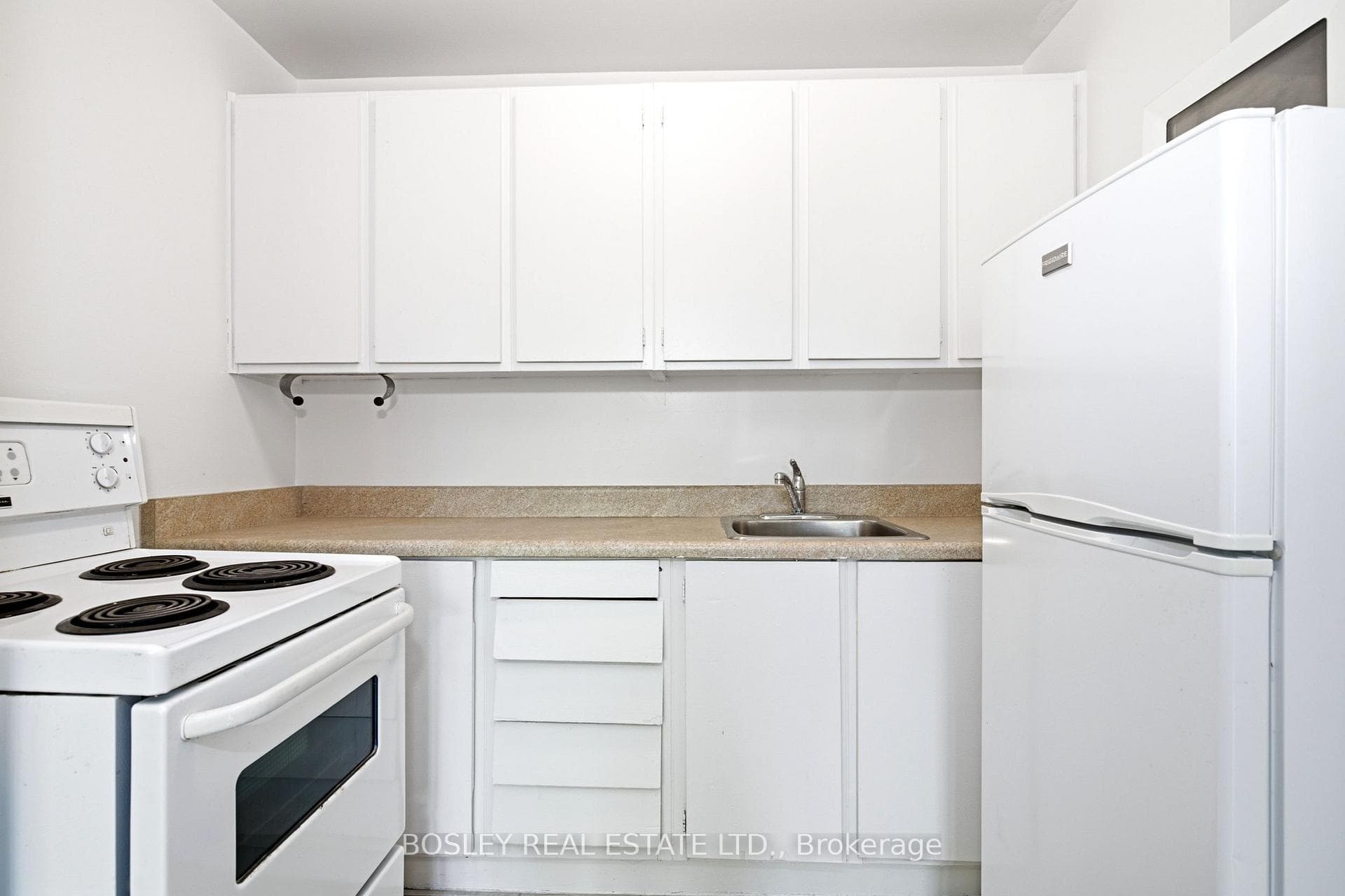 85 Lawton Boulevard Unit 403 photo 9