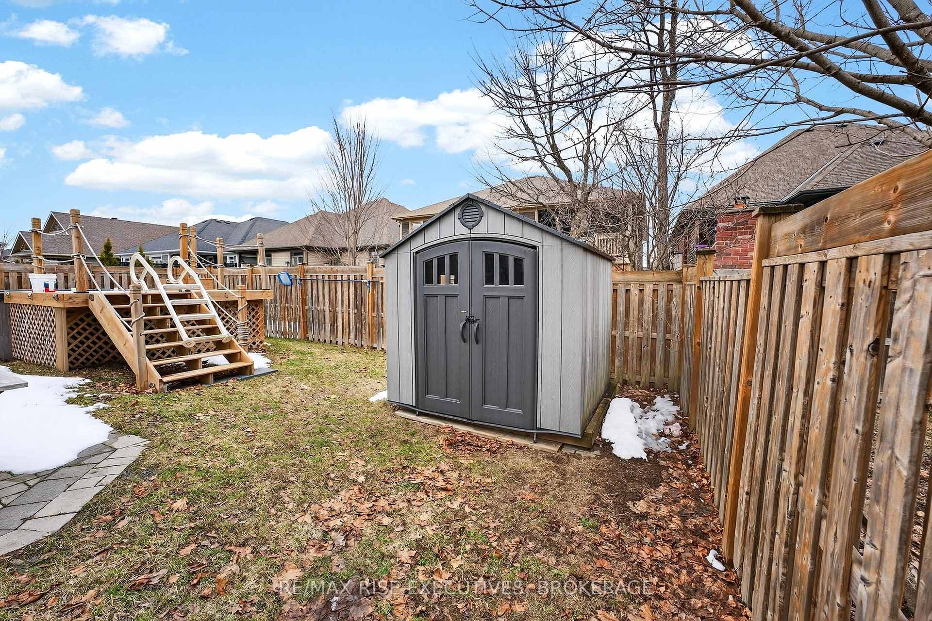 700 Stonehenge Street photo 45
