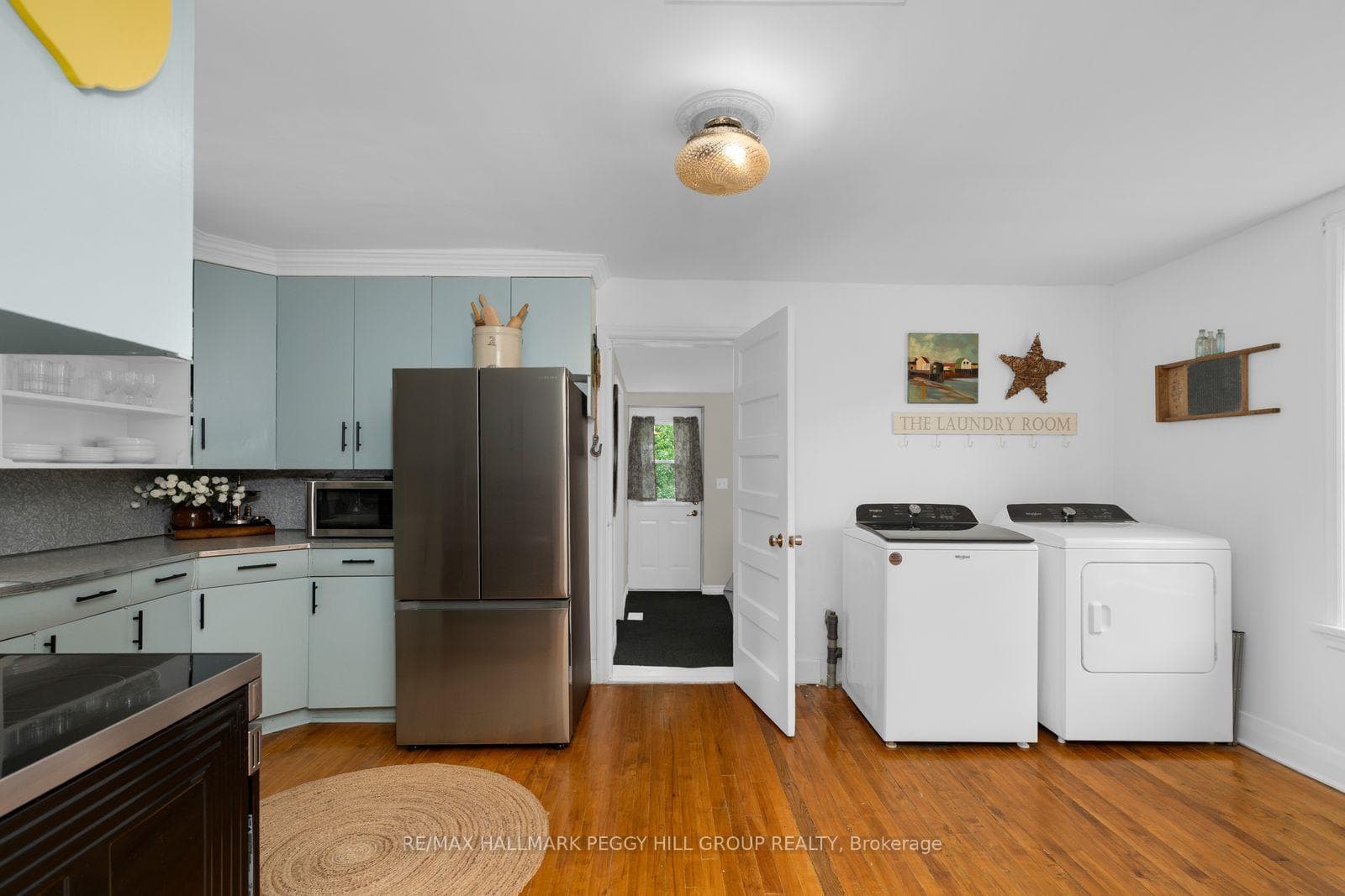 16 William Street photo 6