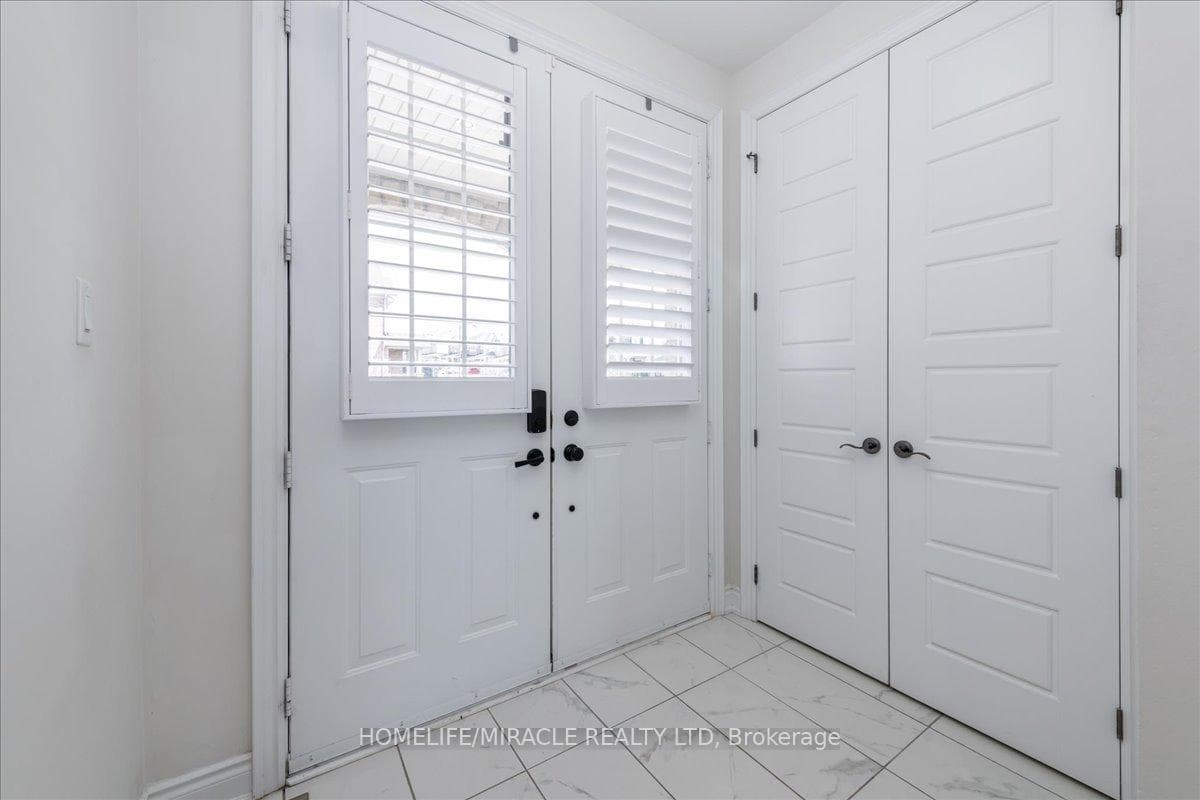 26 Atkinson Crescent photo 3
