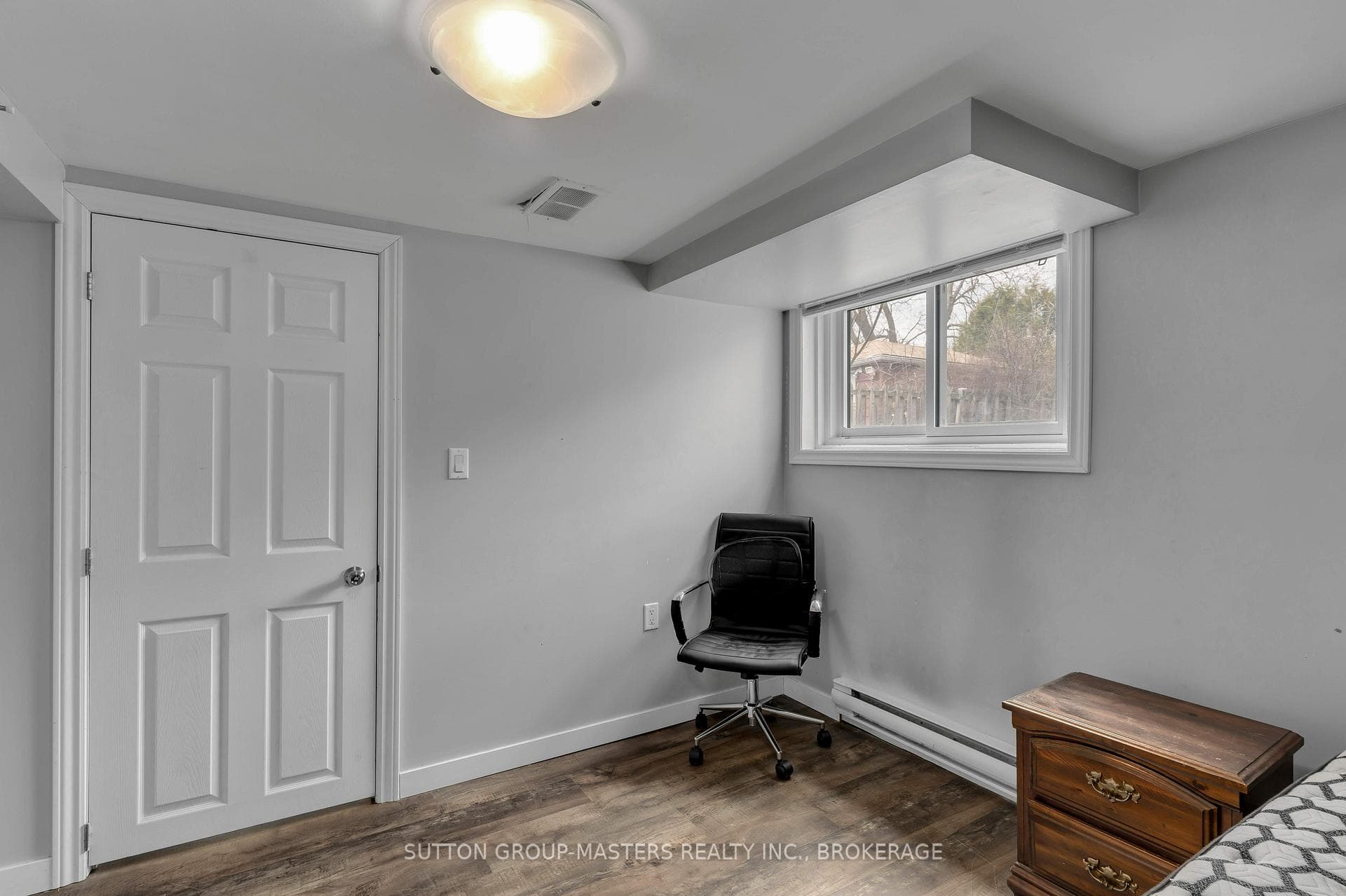 250 Yonge Street photo 33