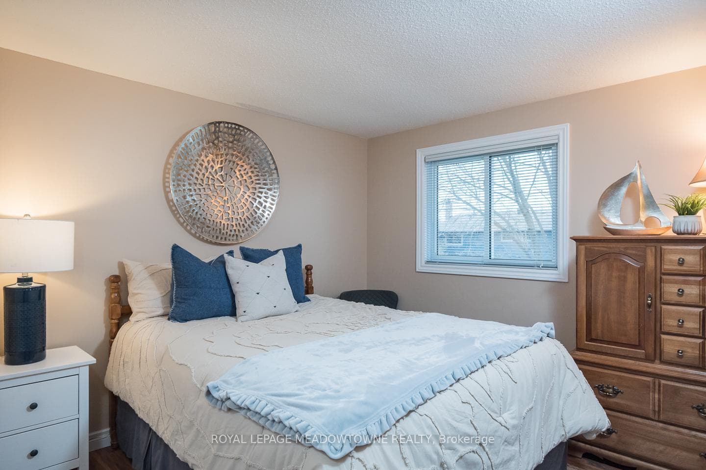 842 Laurier Avenue photo 23
