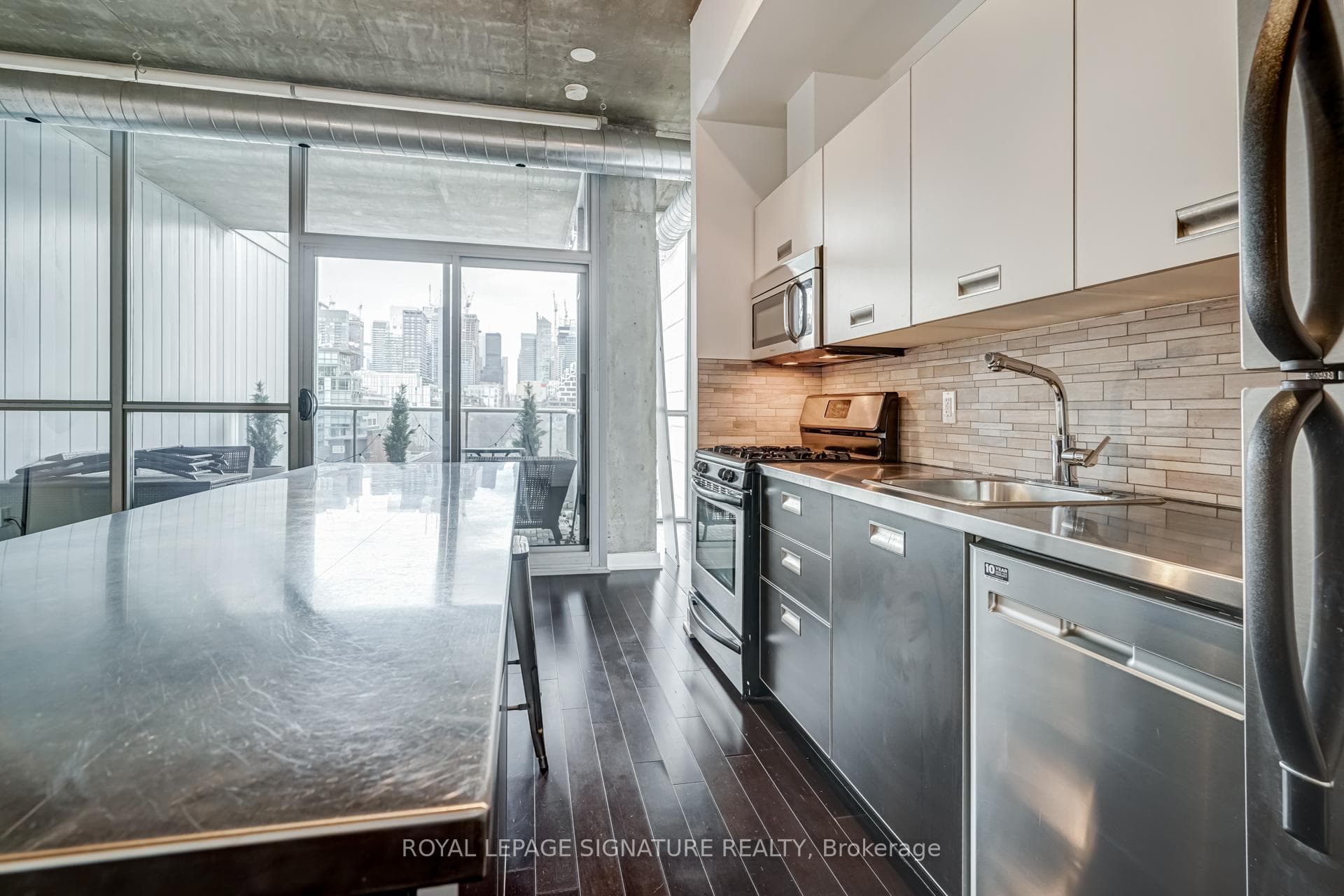60 Bathurst Street Unit 707 photo 6