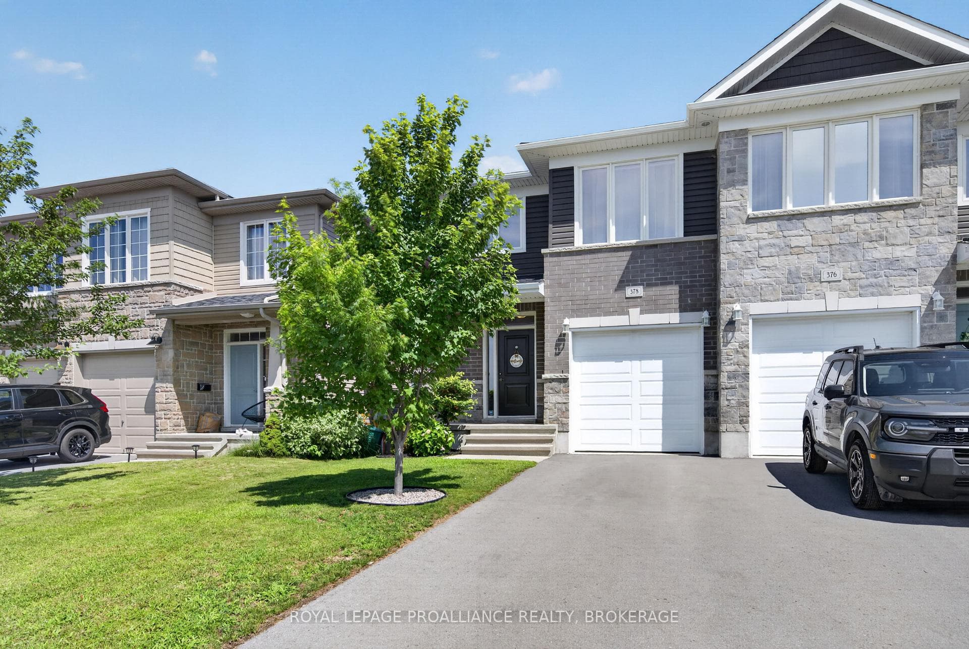 378 Buckthorn Drive photo 4