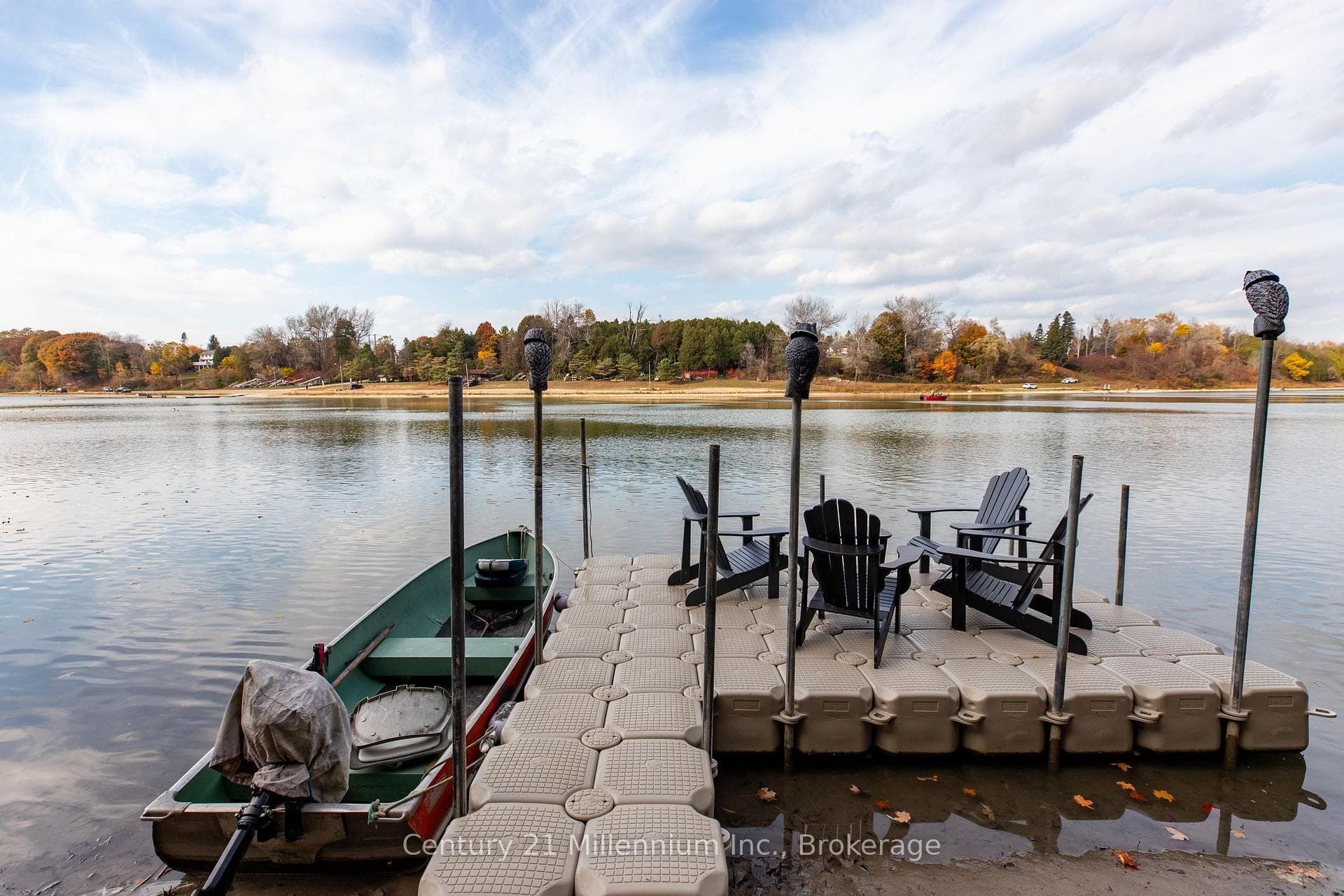 Private Dock included