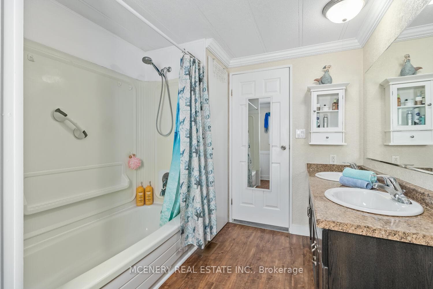 15 HEATHER Avenue photo 23