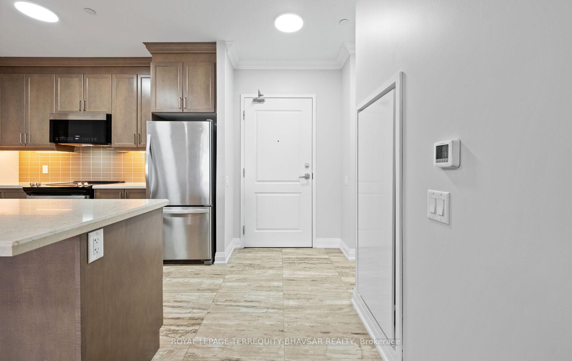 830 Megson Terrace Unit 621 photo 4