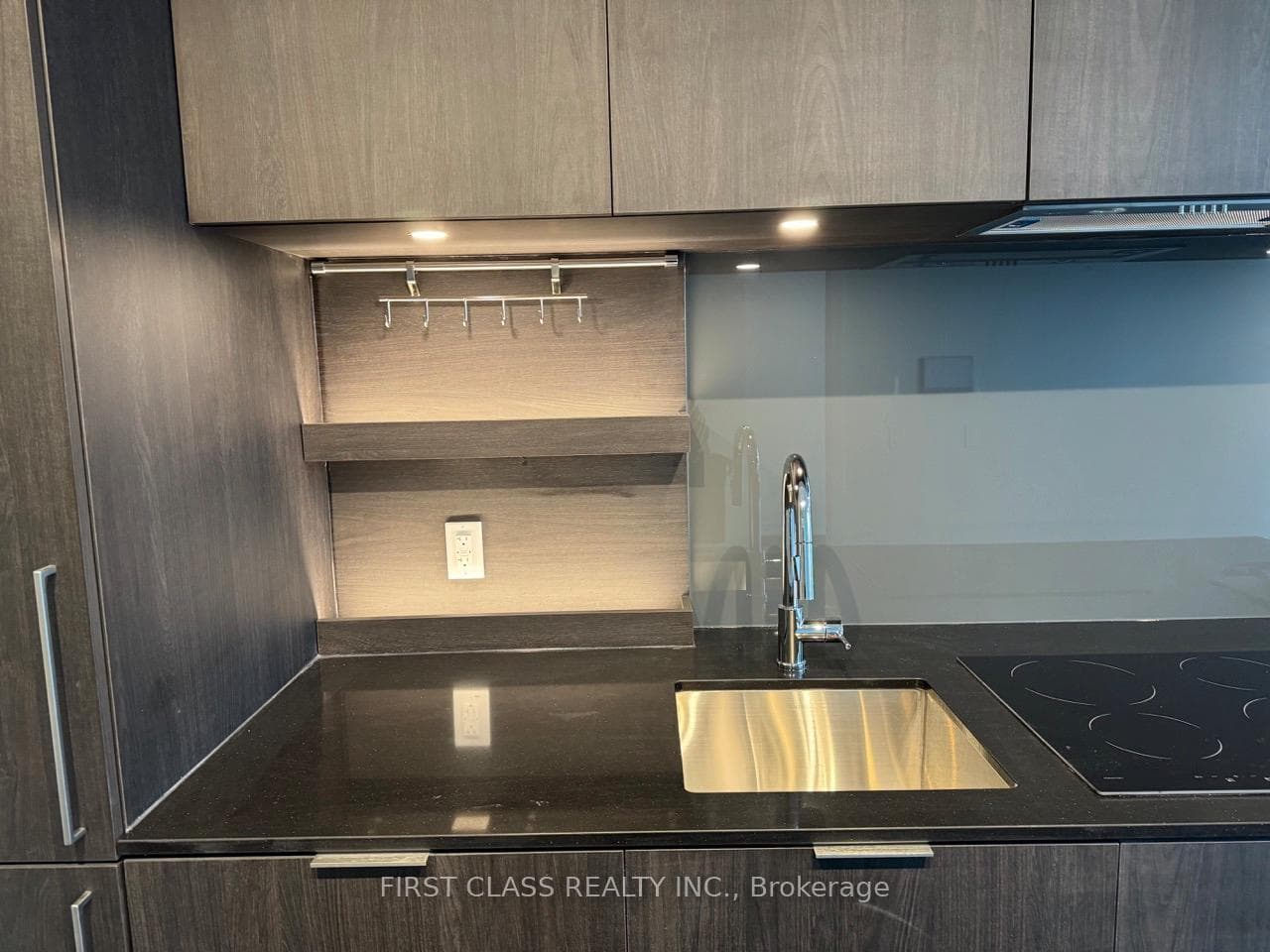 28 Ann Street Unit 612 photo 7