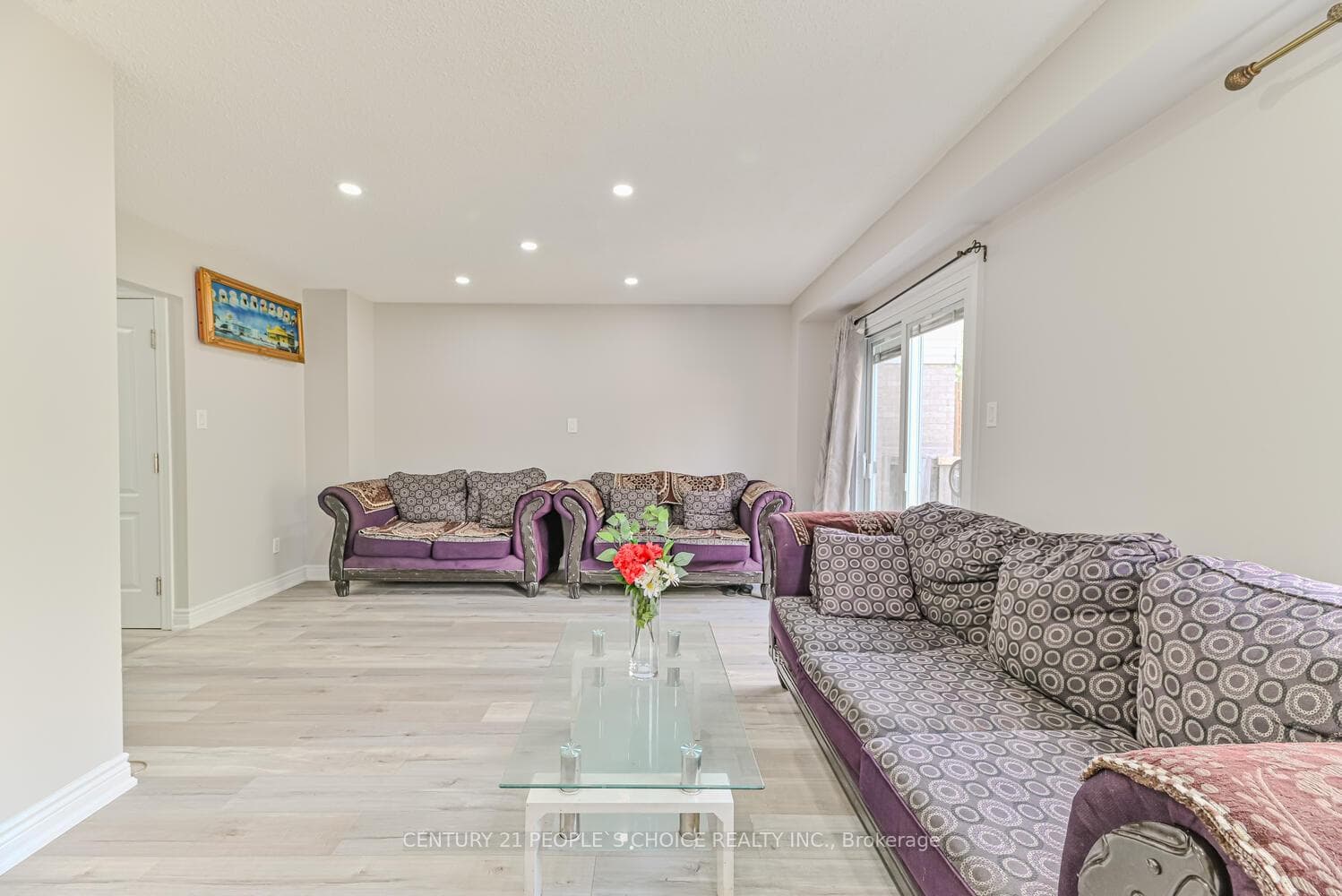 35 Newbridge Crescent photo 14