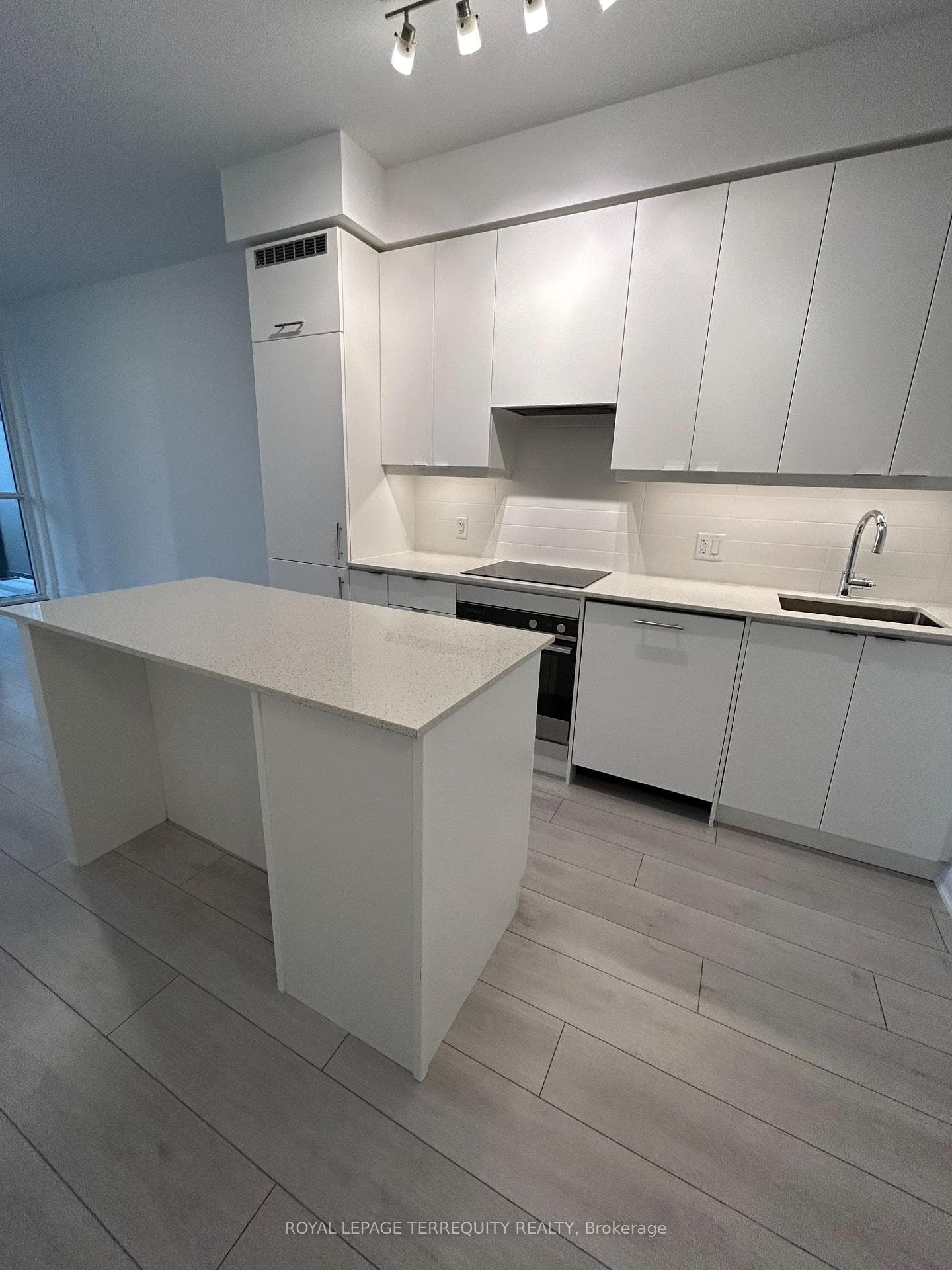 30 Elm Drive Unit 307 photo 18