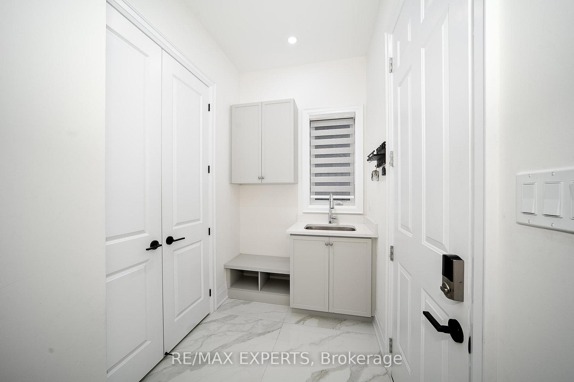 163 WAINFLEET Crescent photo 23
