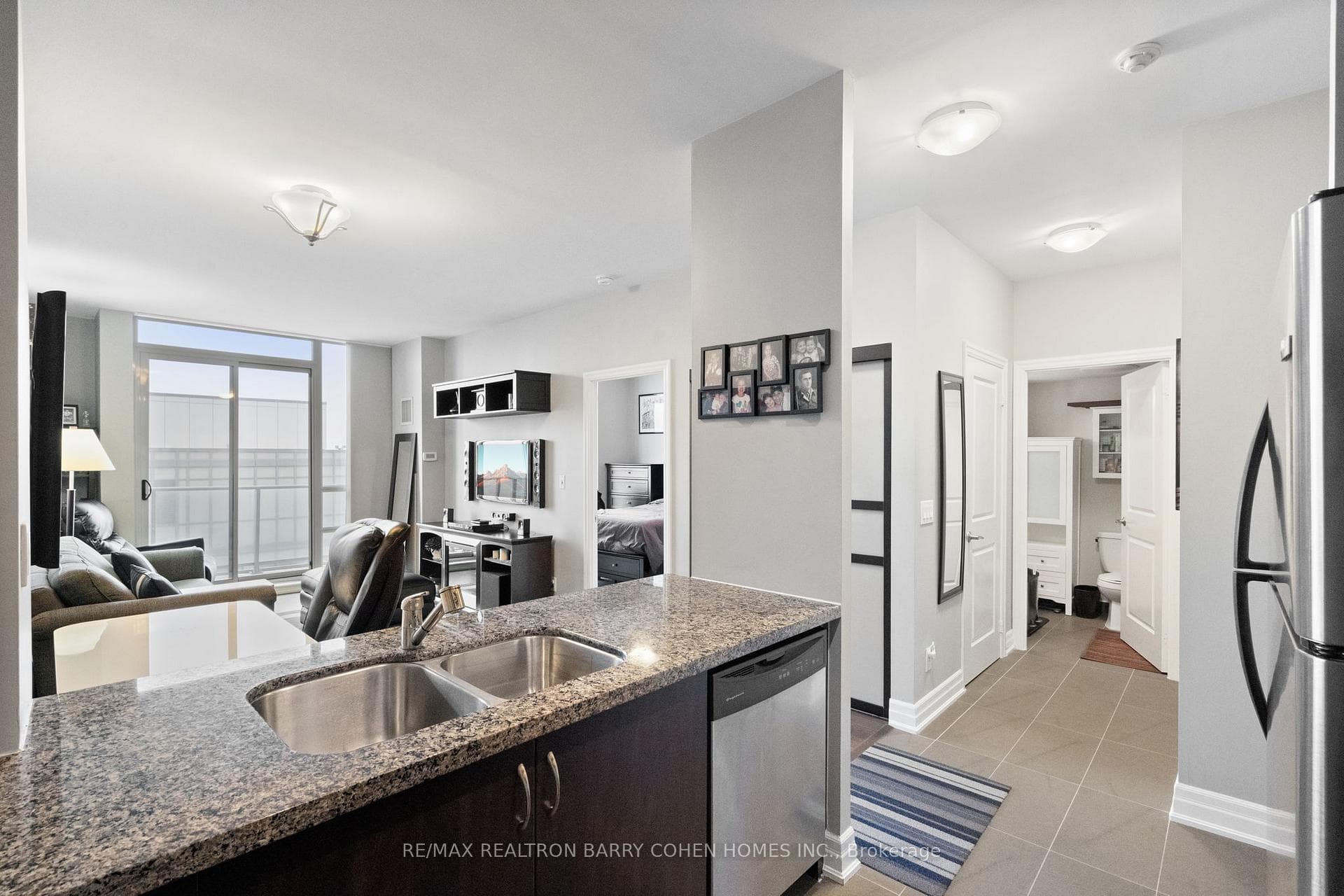 500 St Clair Avenue Unit 2102 photo 8