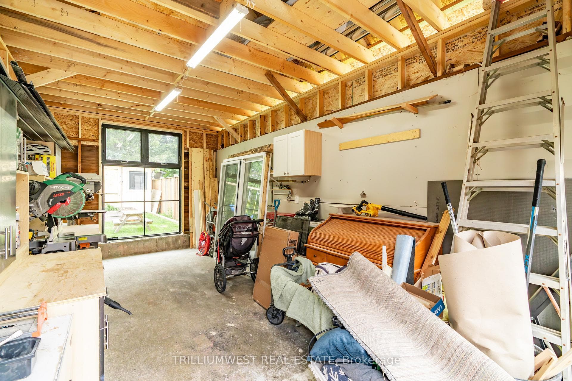 287 Maple Avenue photo 41