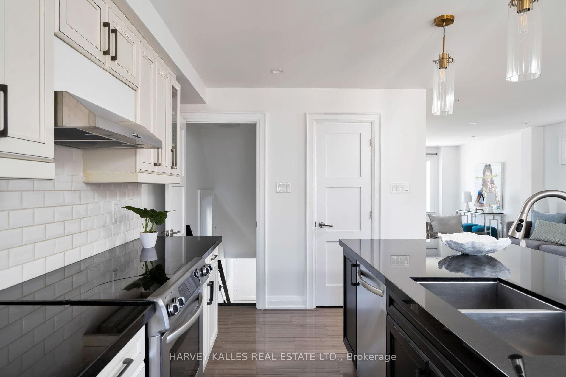 64 Clissold Road photo 15