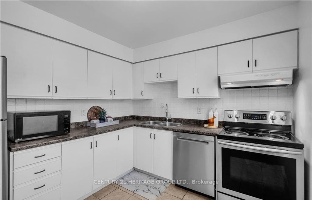 52 Harris Avenue Unit D photo 15