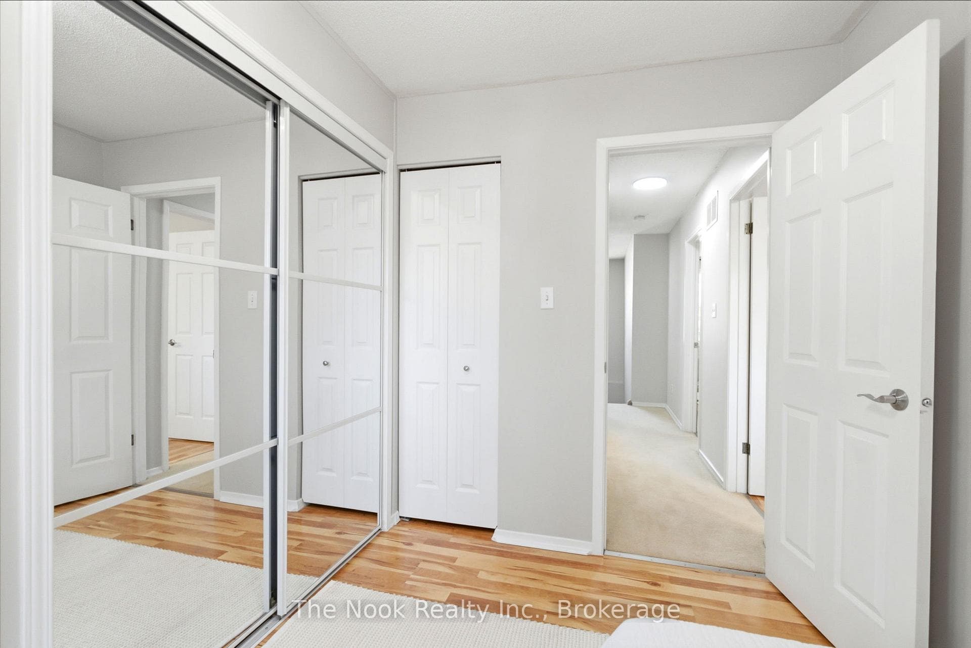 693 Nairn Court photo 30