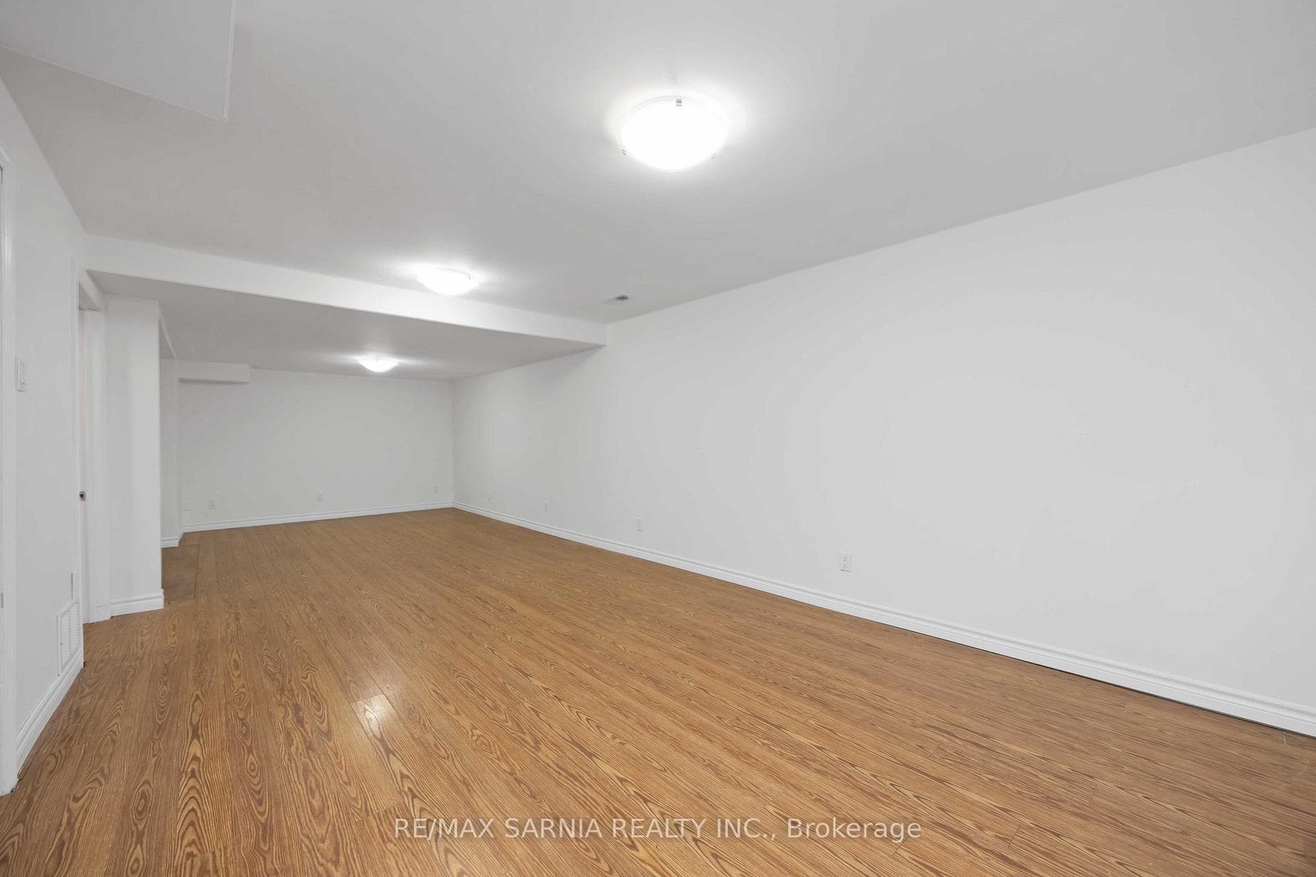 201 Hampton Avenue photo 29