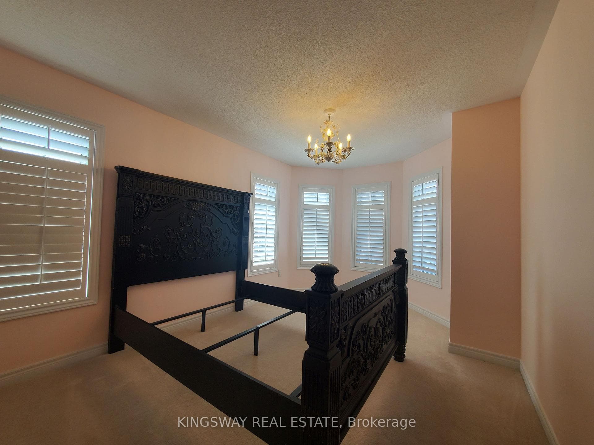 1450 Laurier Avenue photo 19