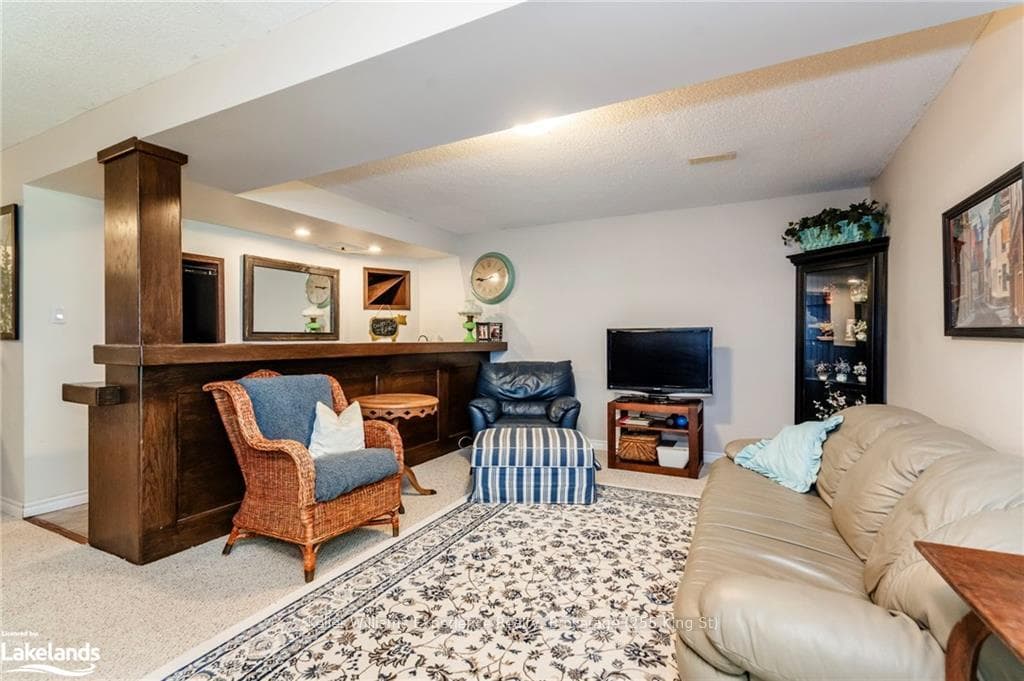 800 BIRCHWOOD Drive photo 29