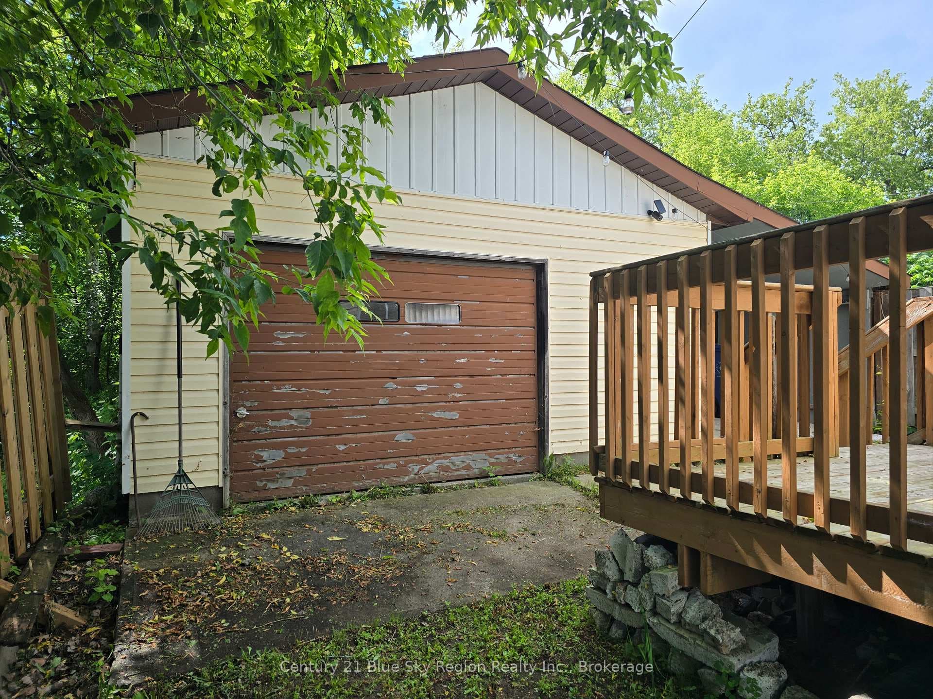 367 Princess Street photo 2