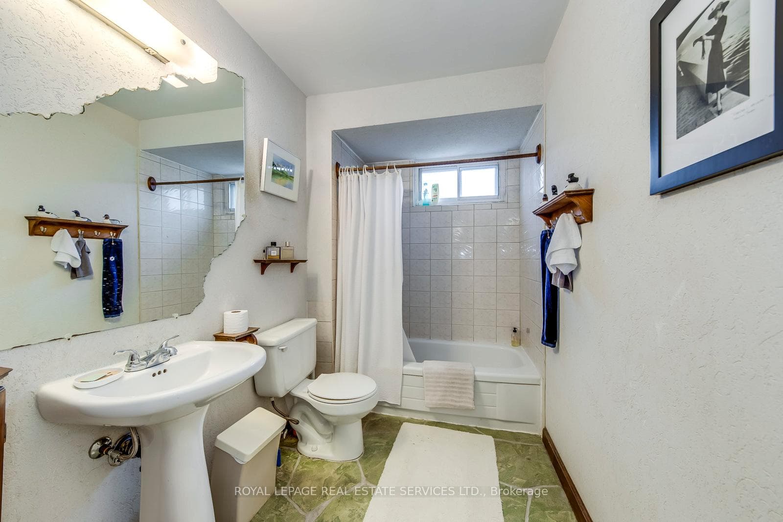 1055 Shawnmarr Road Unit 202 photo 31