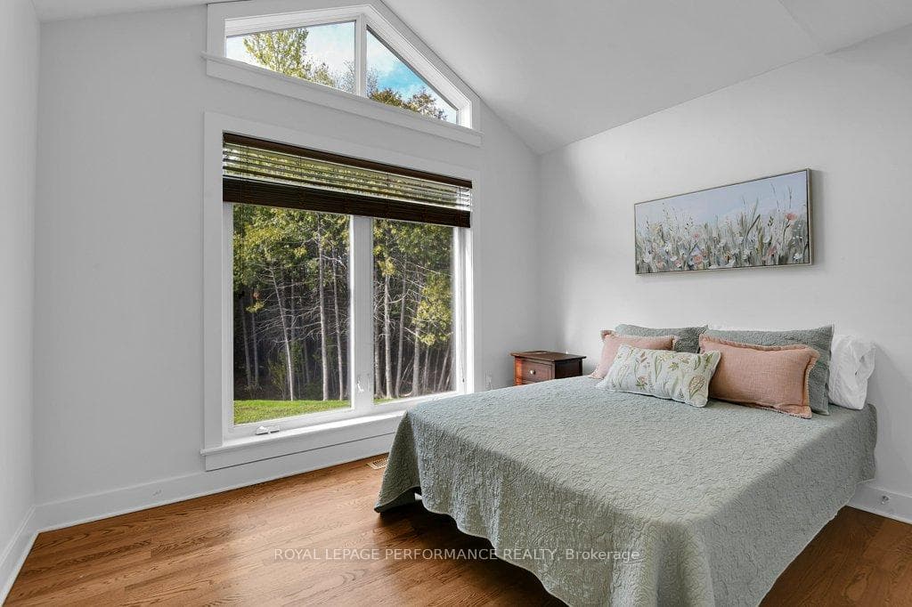 8040 Iveson Drive photo 23
