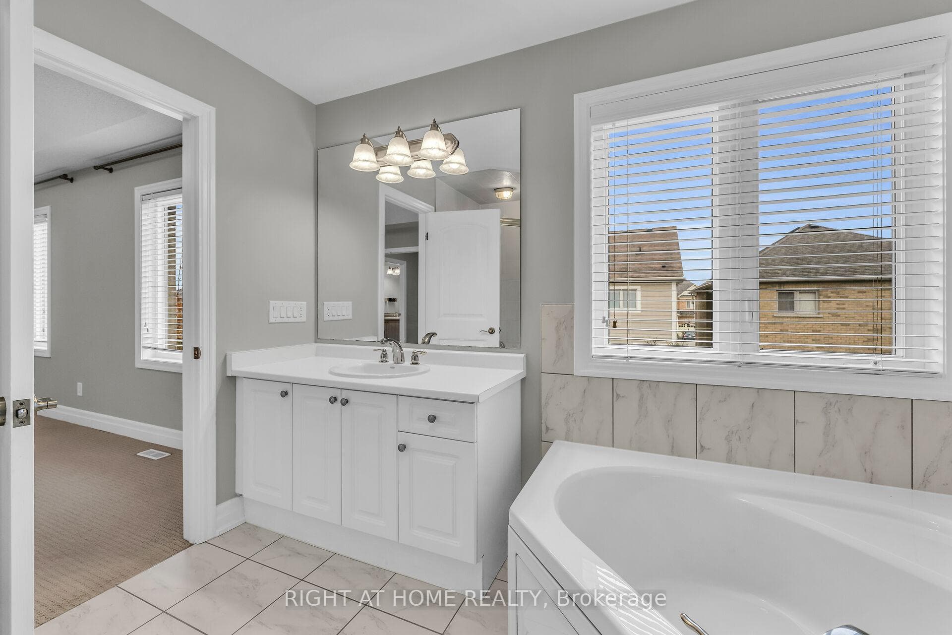 275 Holloway Terrace photo 24