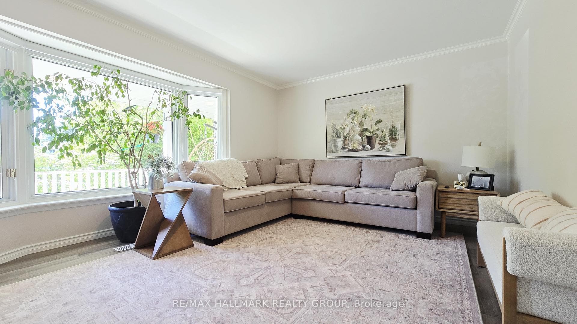 35 Seabrooke Drive photo 5