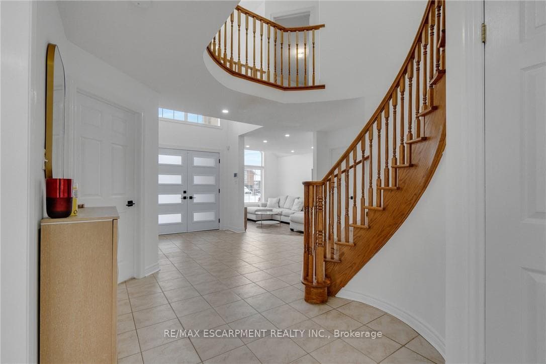 191 Hawkswood Trail photo 7