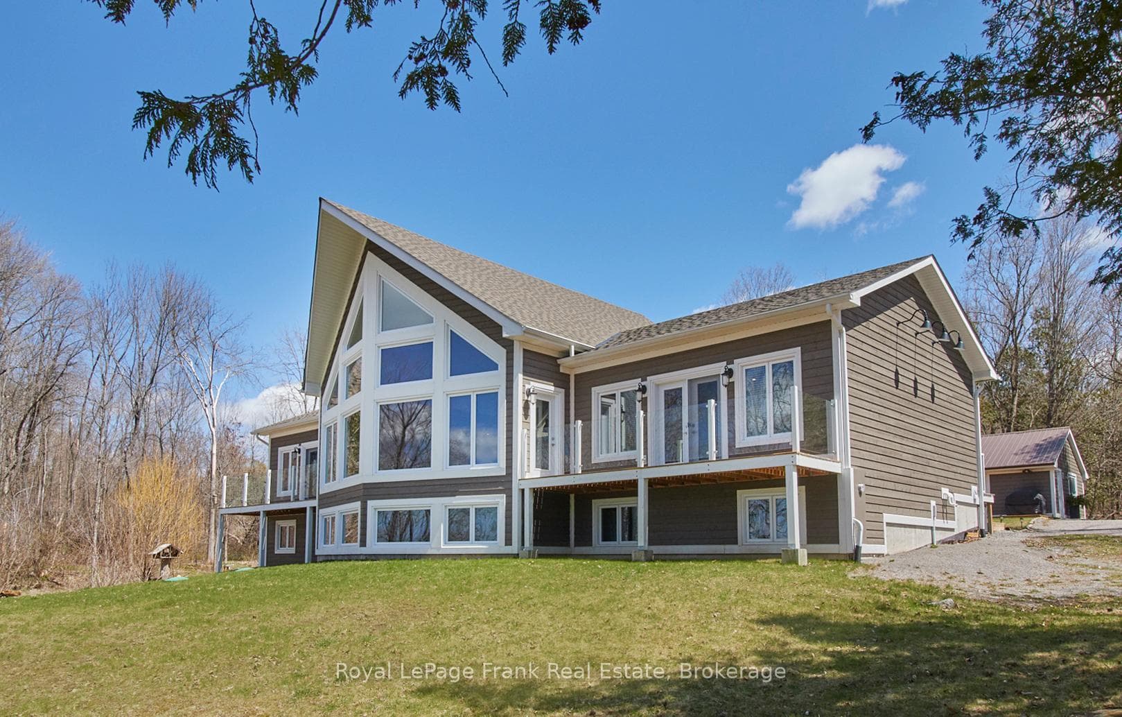 2269 McCracken's Landing Road photo 3